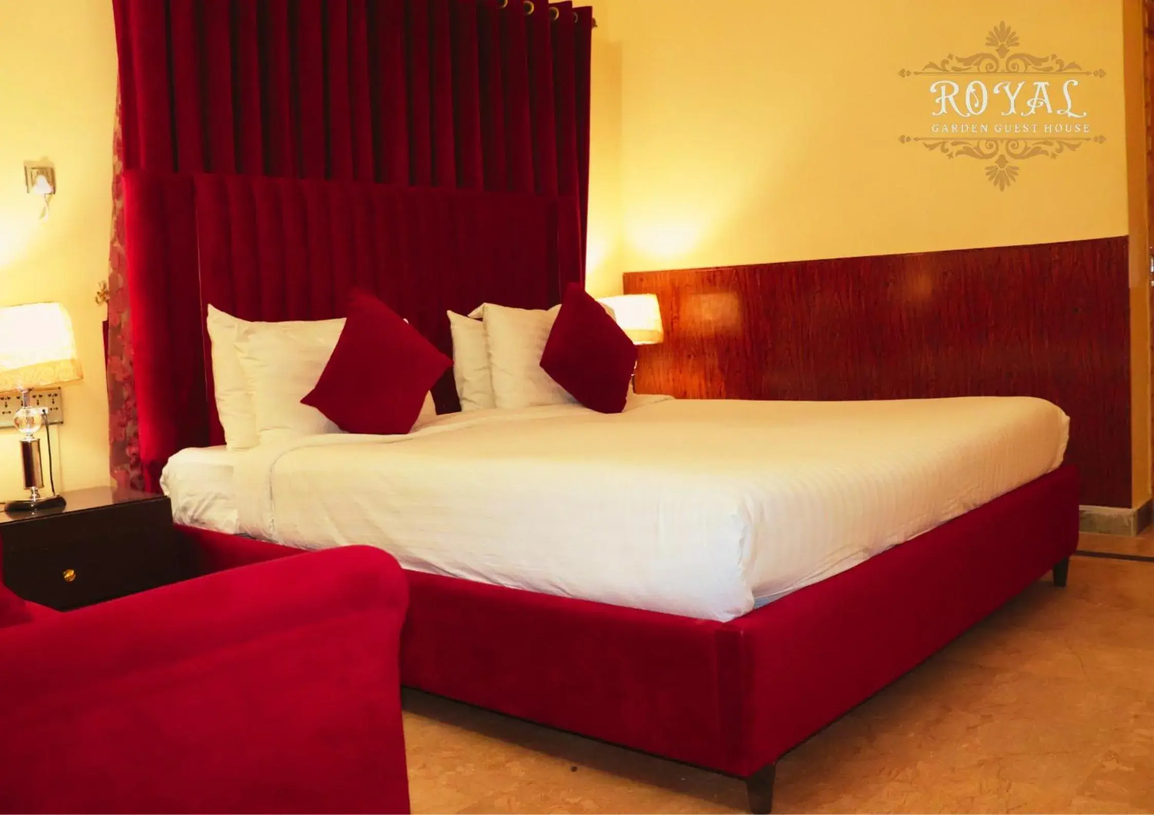 Deluxe Twin Room - single occupancy in Executive Royal Garden Deluxe Twin Room - single occupancy in Executive Royal Garden