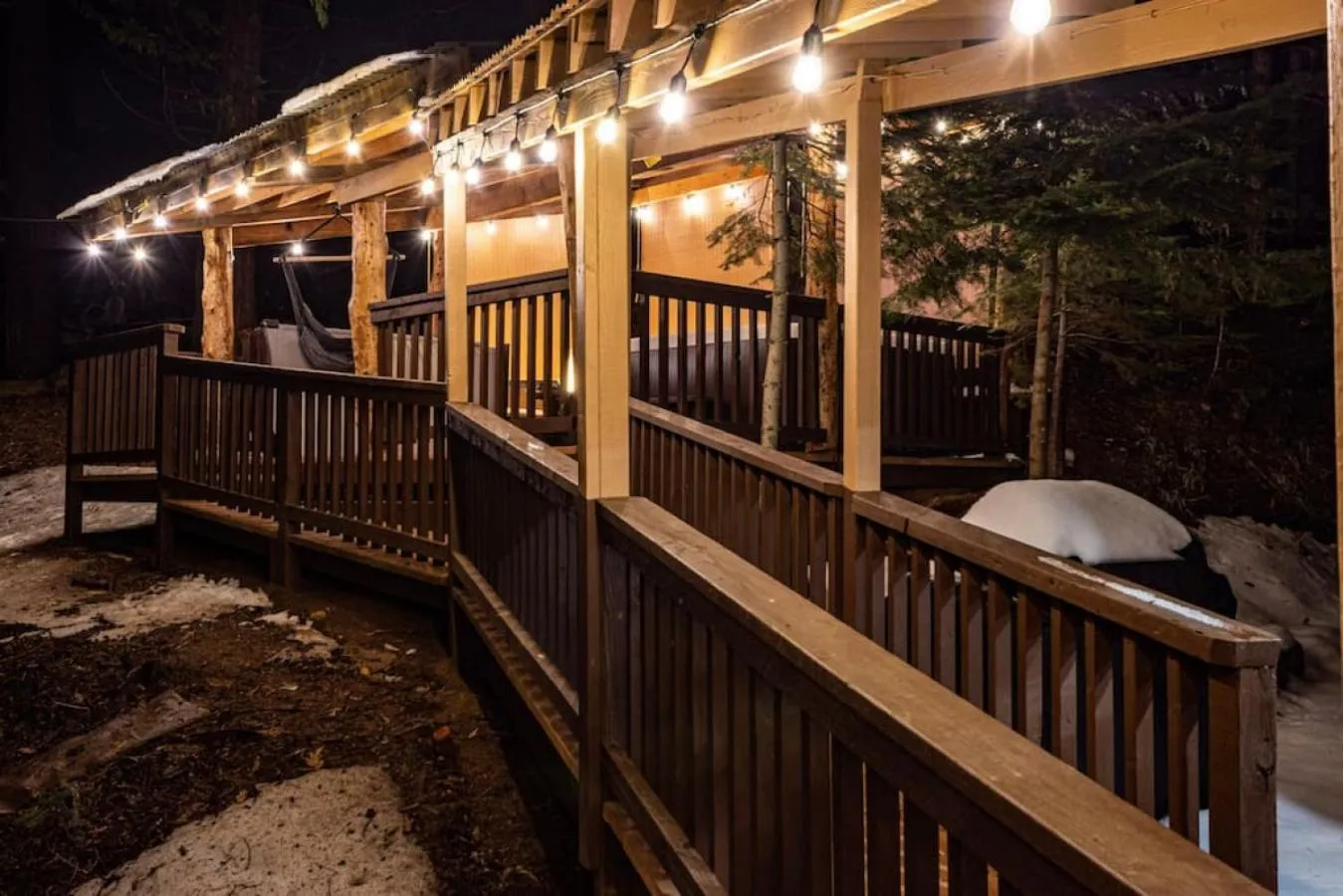 Corlieu Falls Cabin in Sugar Pine 8 miles from Yosemite with Gazebo, Hot tub a shack and Bar top