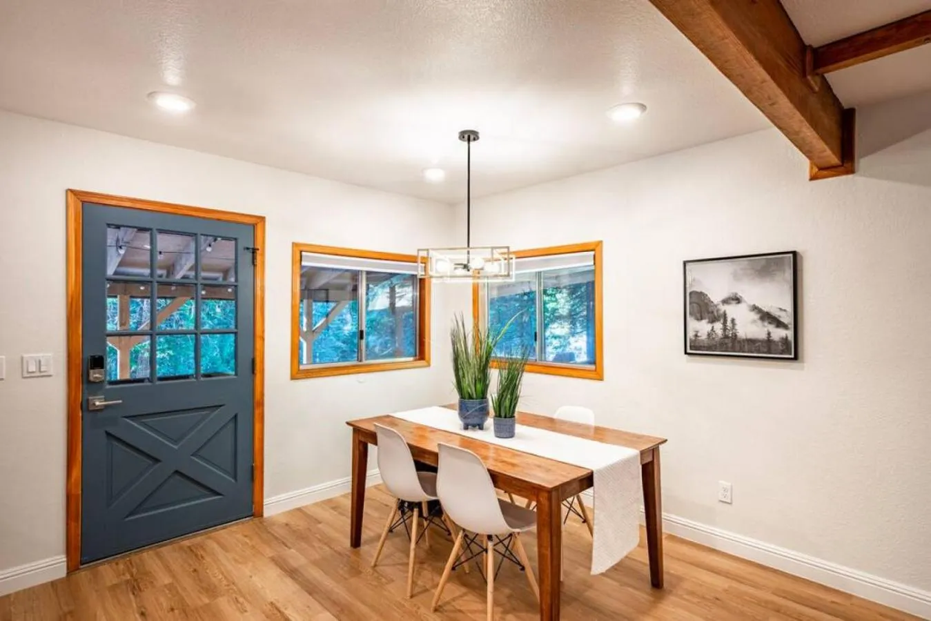 Corlieu Falls Cabin in Sugar Pine 8 miles from Yosemite with Gazebo, Hot tub a shack and Bar top