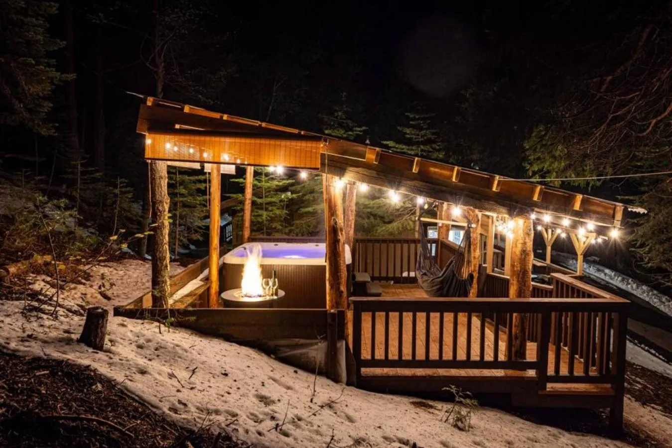 Corlieu Falls Cabin in Sugar Pine 8 miles from Yosemite with Gazebo, Hot tub a shack and Bar top