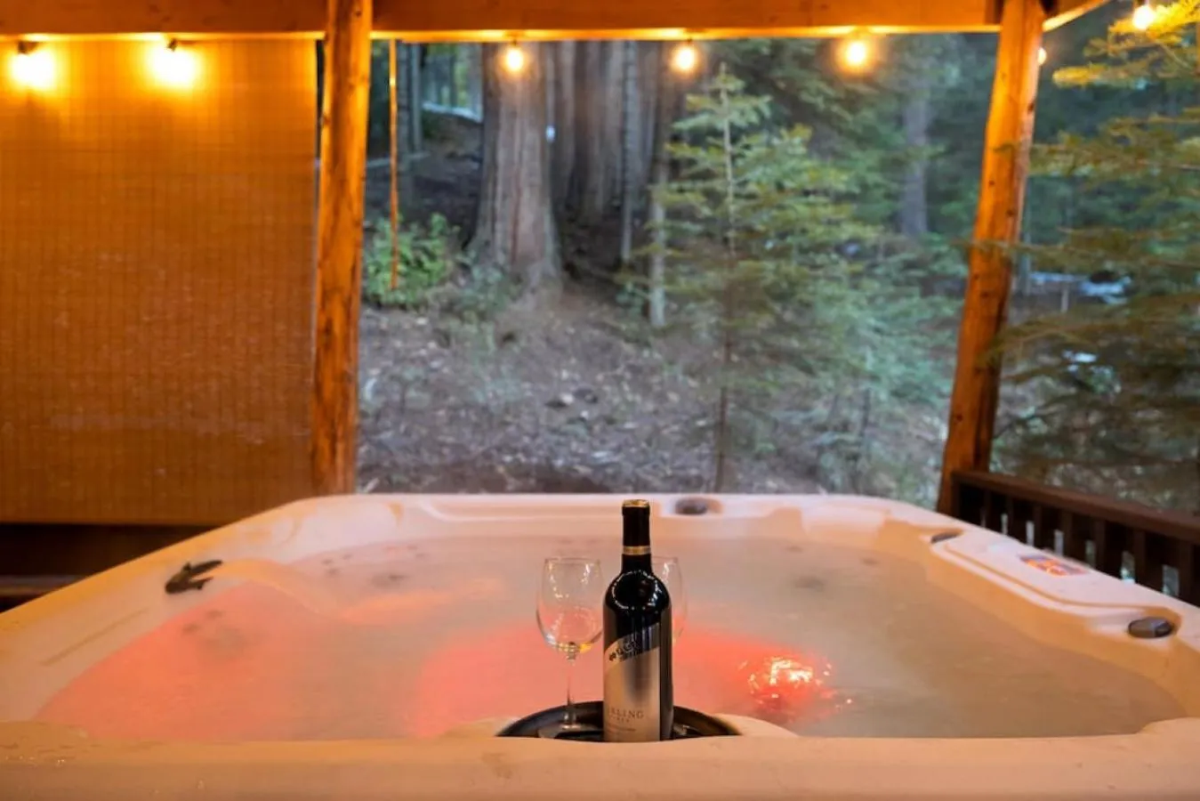 Corlieu Falls Cabin in Sugar Pine 8 miles from Yosemite with Gazebo, Hot tub a shack and Bar top