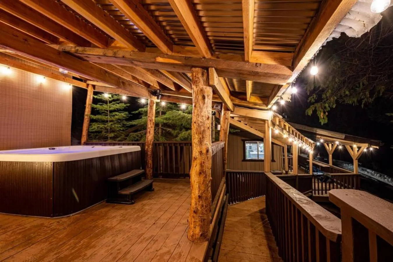 Corlieu Falls Cabin in Sugar Pine 8 miles from Yosemite with Gazebo, Hot tub a shack and Bar top