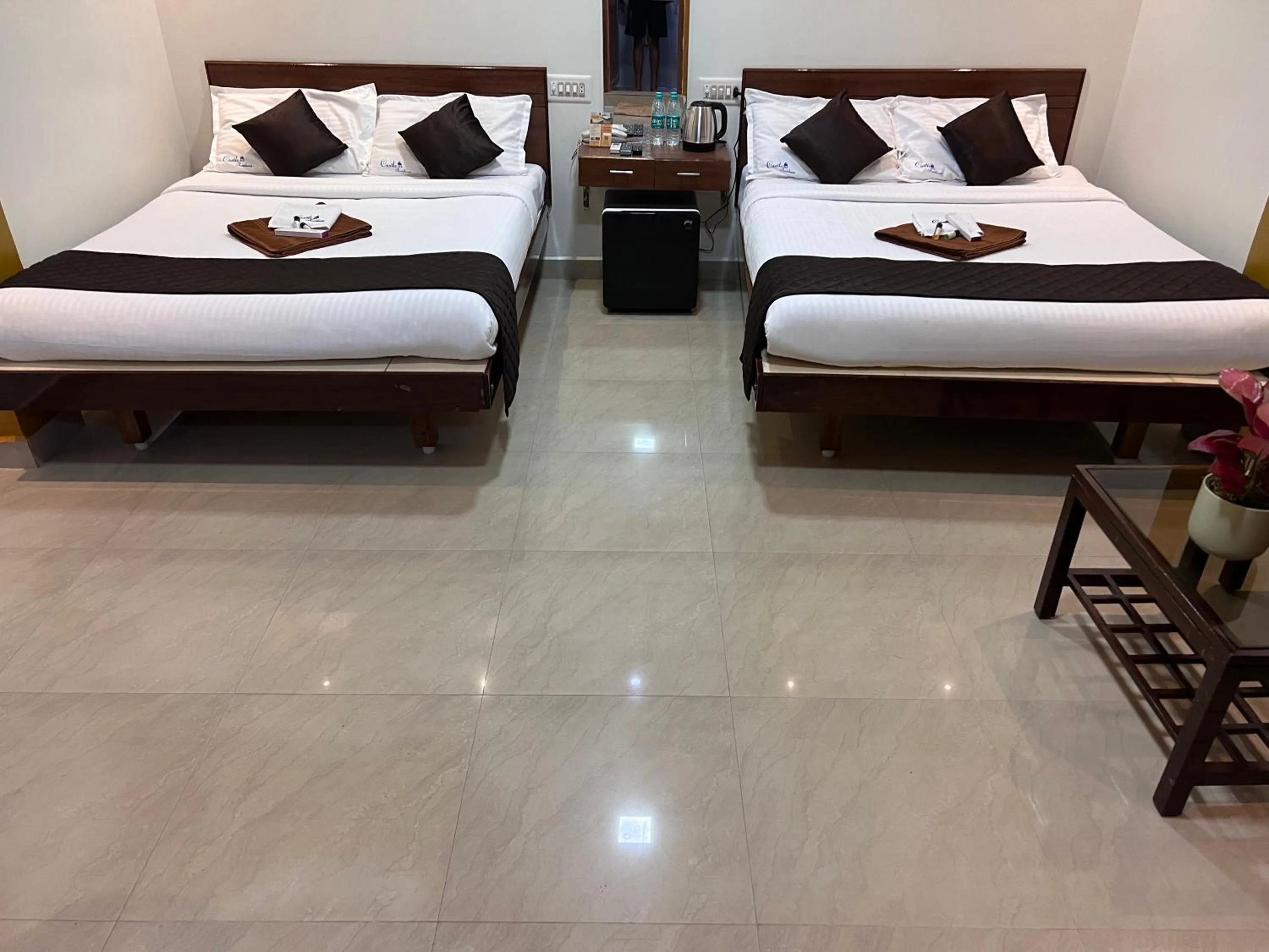 Bed in Castle 360 Residency