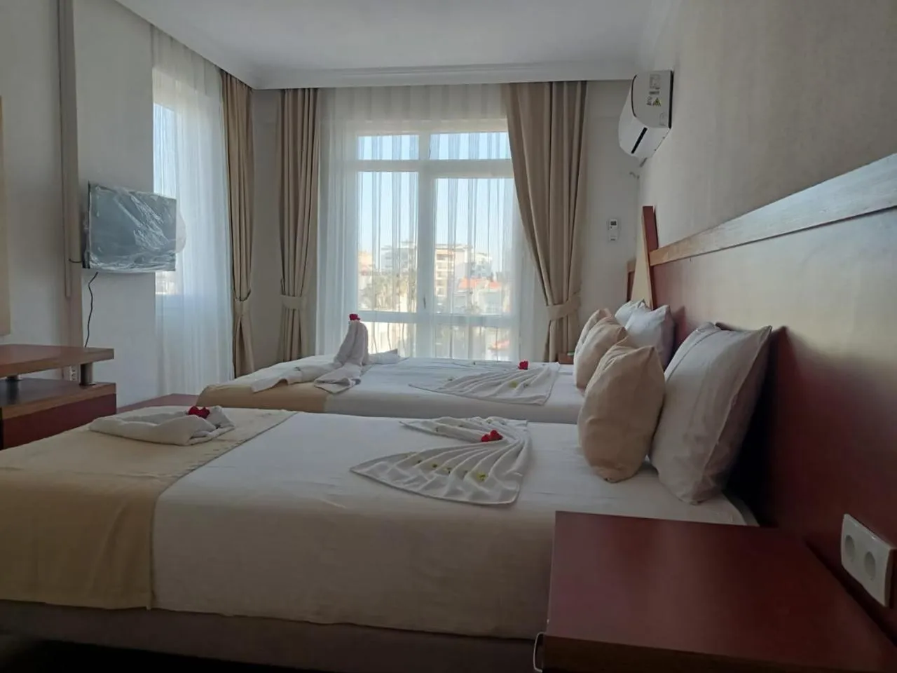 Family, Bed in Far Life Hotel