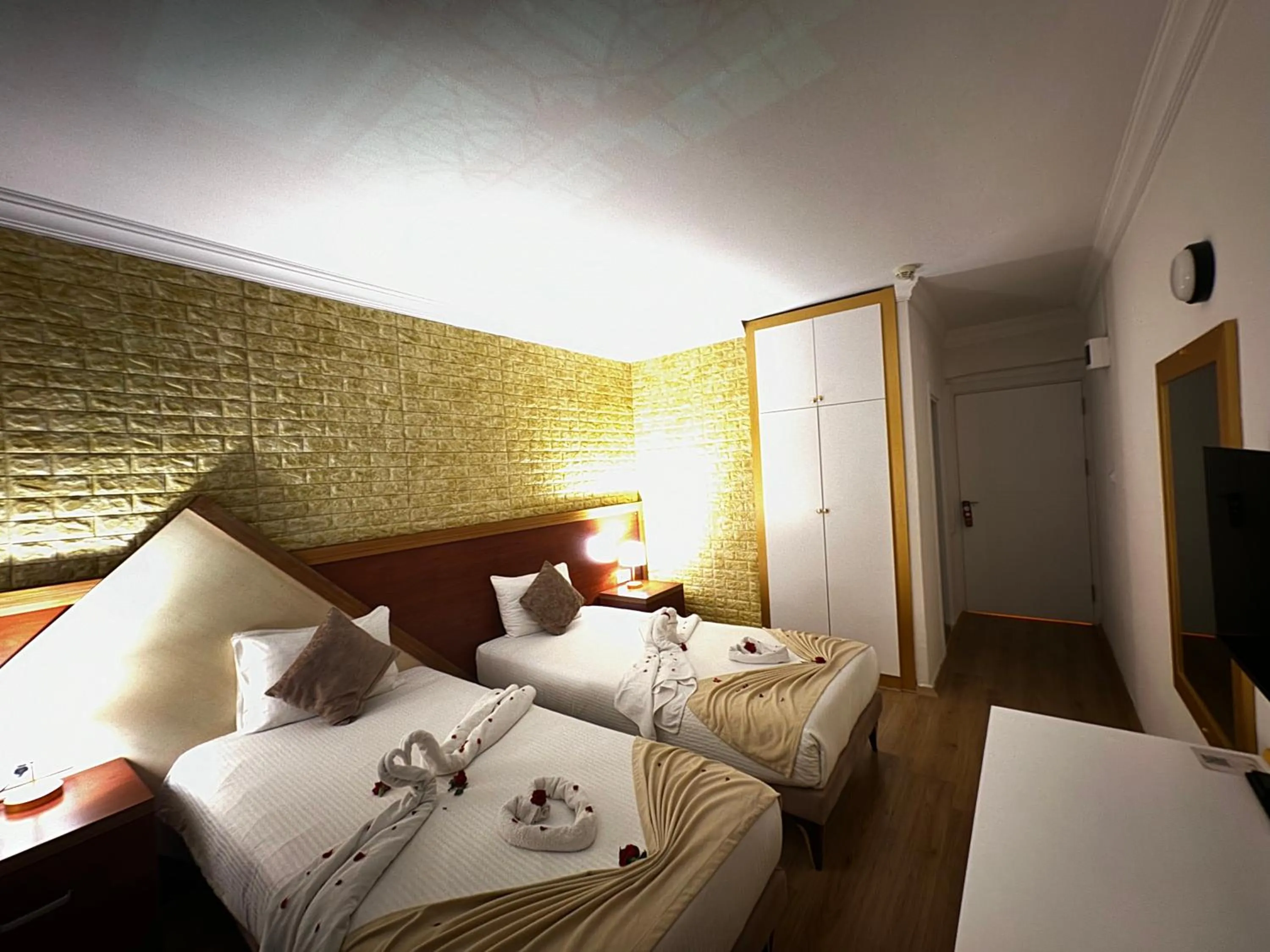 Bed in Far Life Hotel