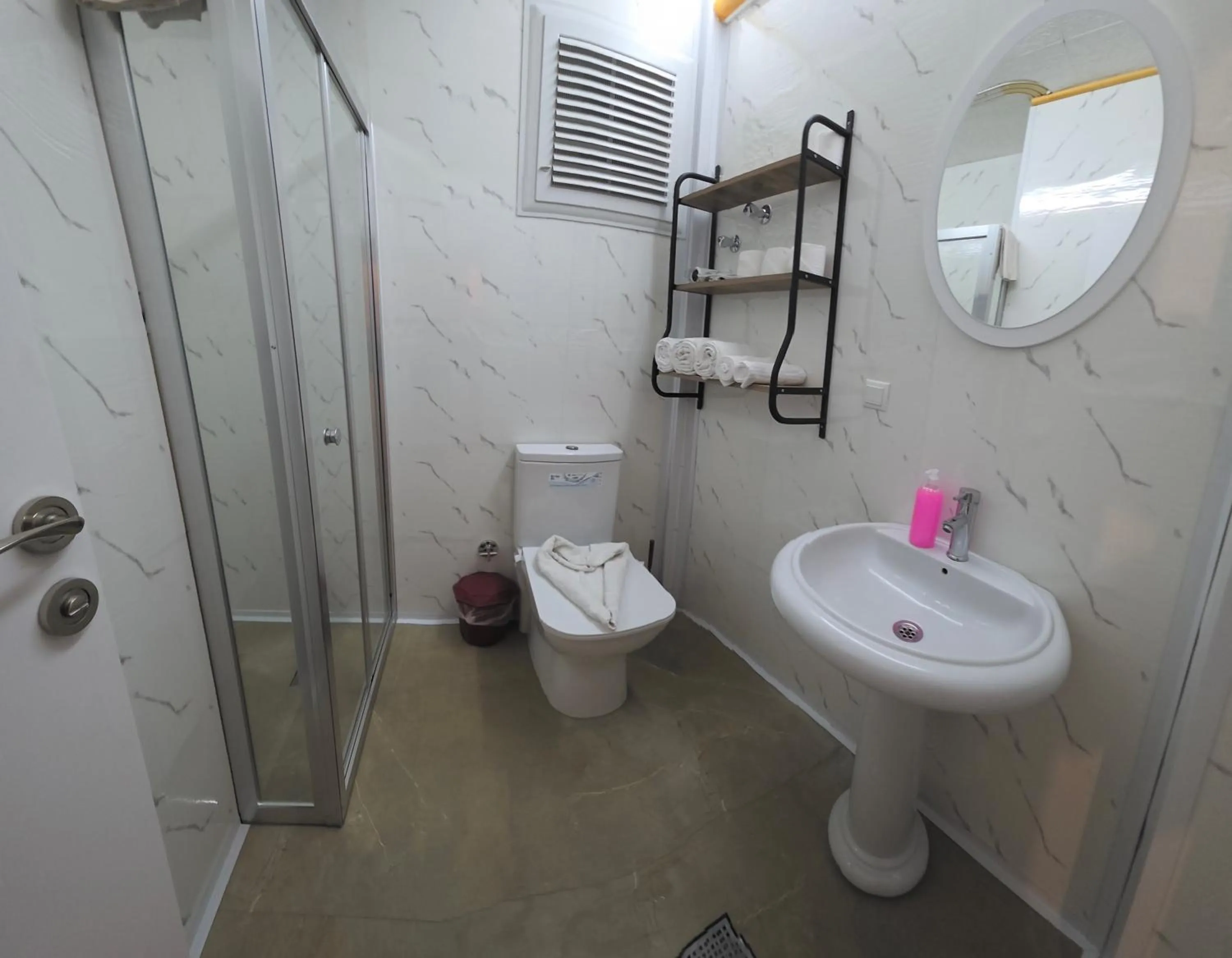 Bathroom in Far Life Hotel