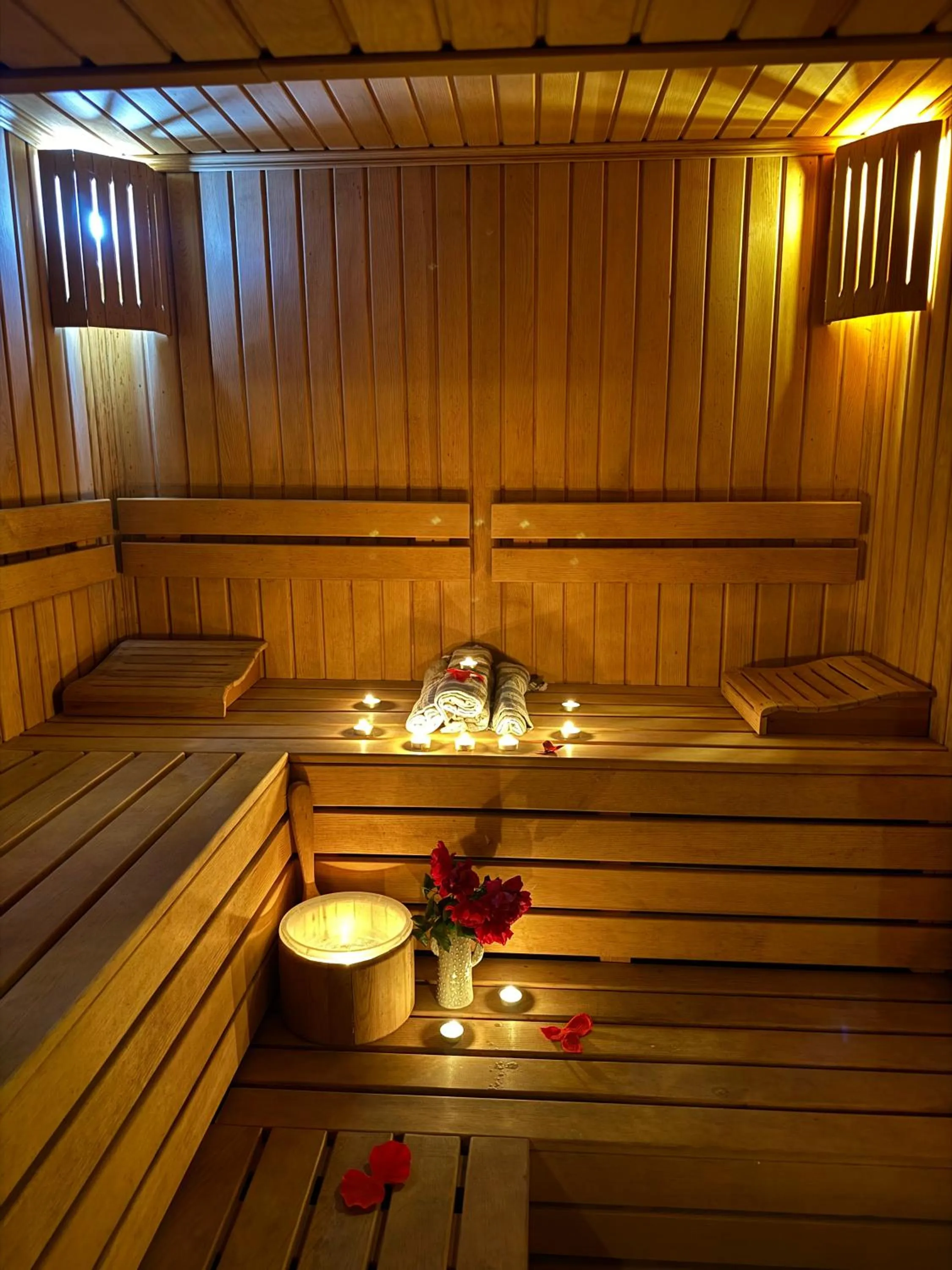 Sauna in Far Life Hotel