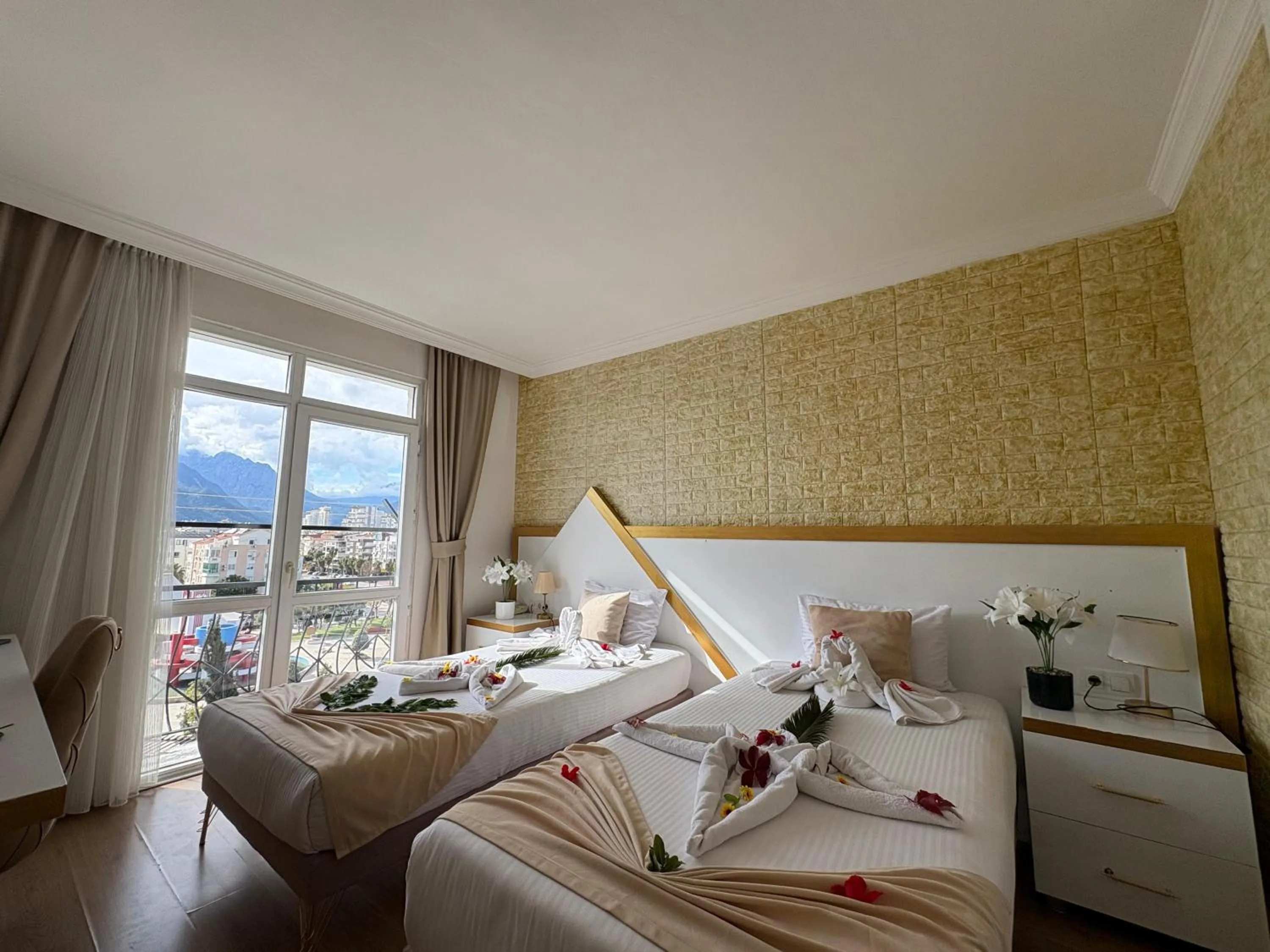 Bed in Far Life Hotel