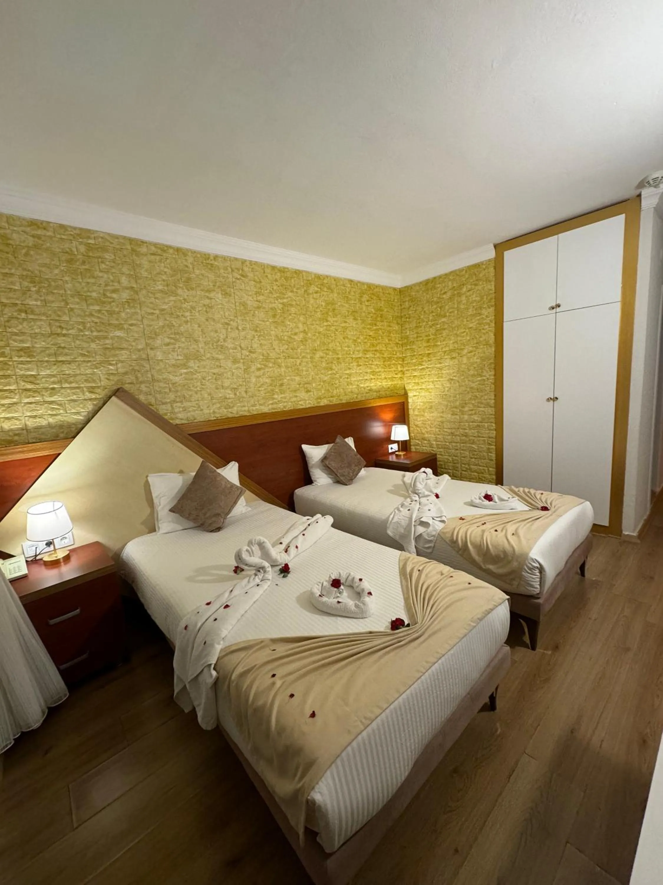 Bed in Far Life Hotel