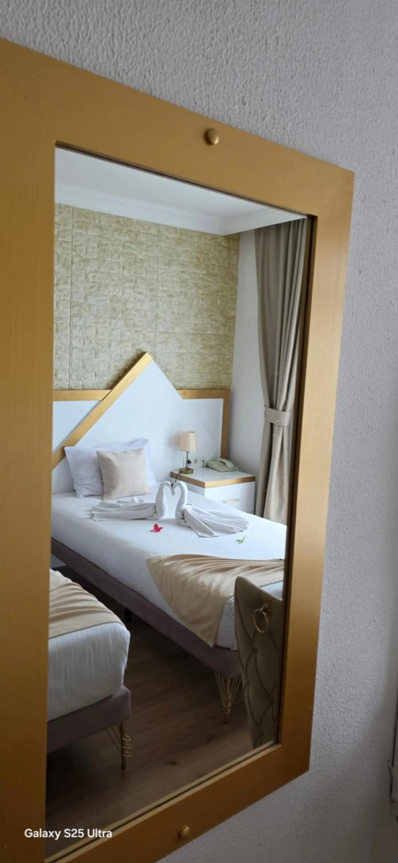 Bed in Far Life Hotel