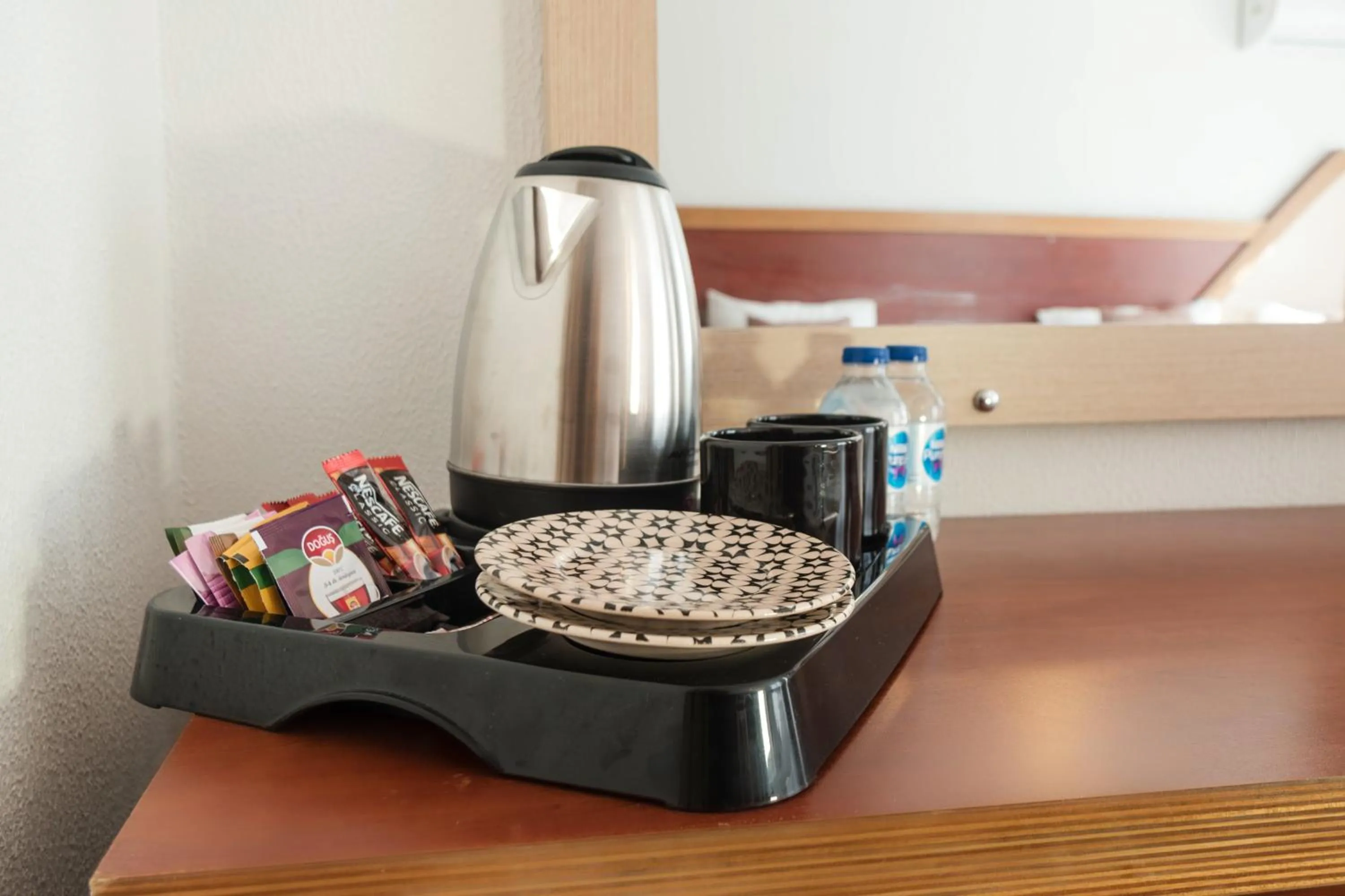 Coffee/tea facilities in Far Life Hotel