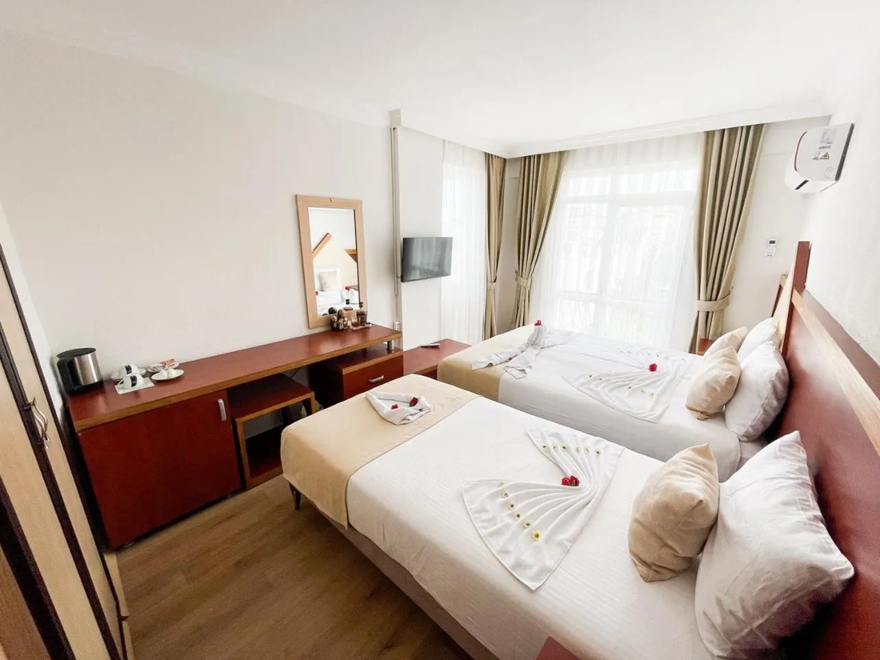 Coffee/tea facilities, Bed in Far Life Hotel