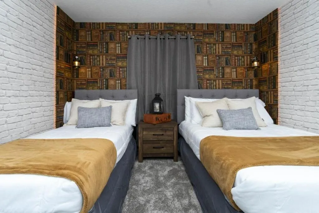 Other, Bed in Amazing Villa 5BR Heated Pool Themed Rooms - 5 miles Disney - FREE POOL HEAT BBQ