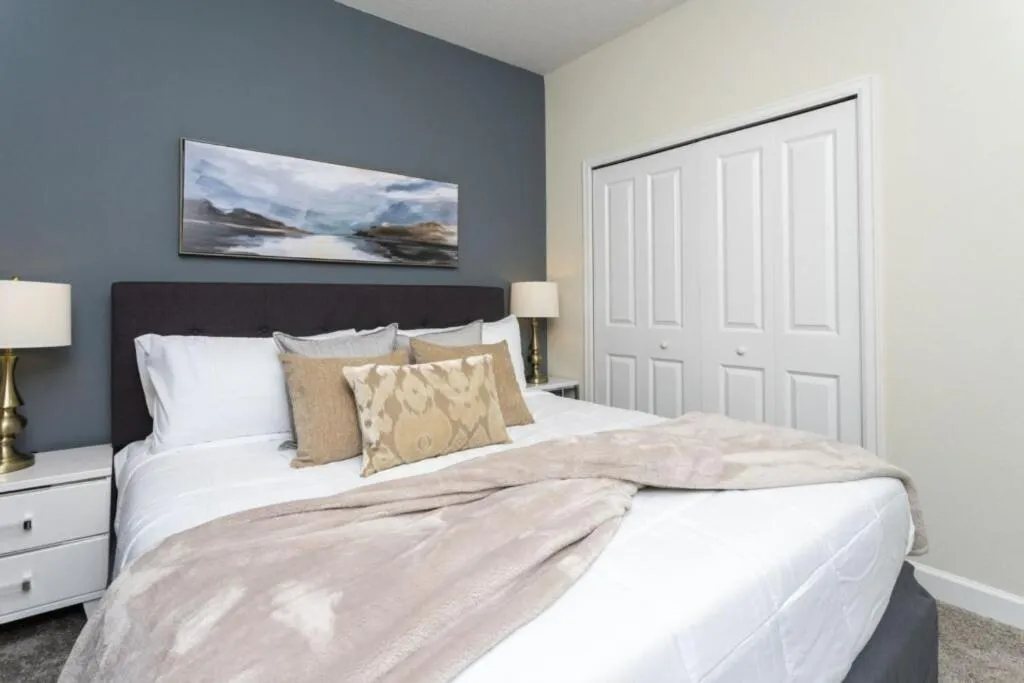 Other, Bed in Amazing Villa 5BR Heated Pool Themed Rooms - 5 miles Disney - FREE POOL HEAT BBQ