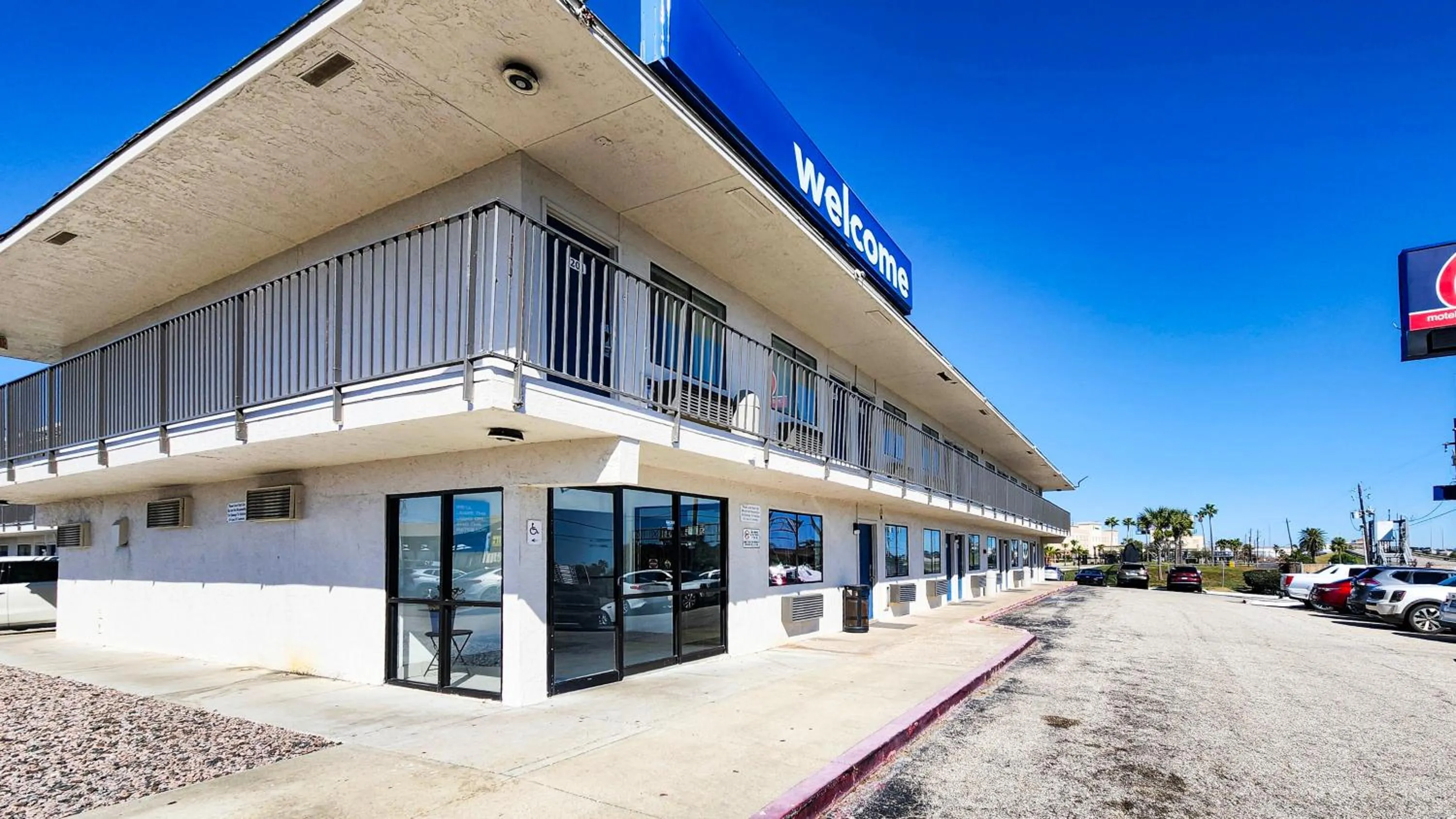 Facade/entrance in Studio 6 Galveston TX