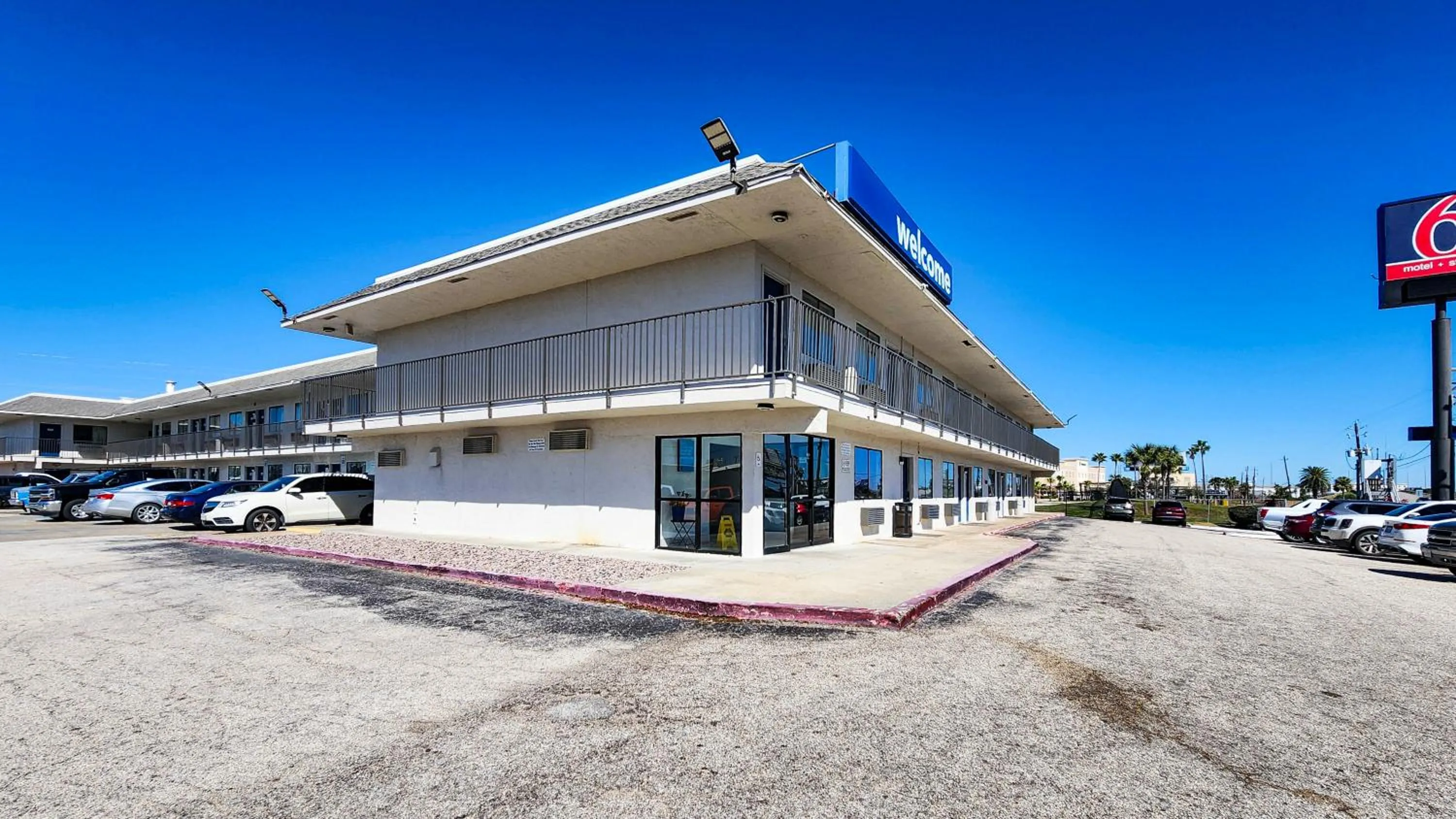 Facade/entrance in Studio 6 Galveston TX