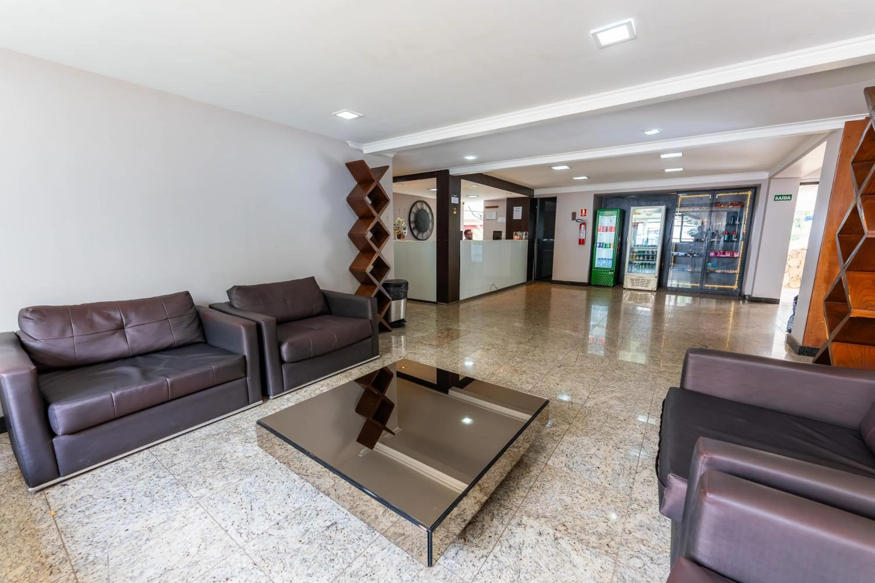 Lobby or reception in Hotel Alvorada Taguatinga by Bsb Inn