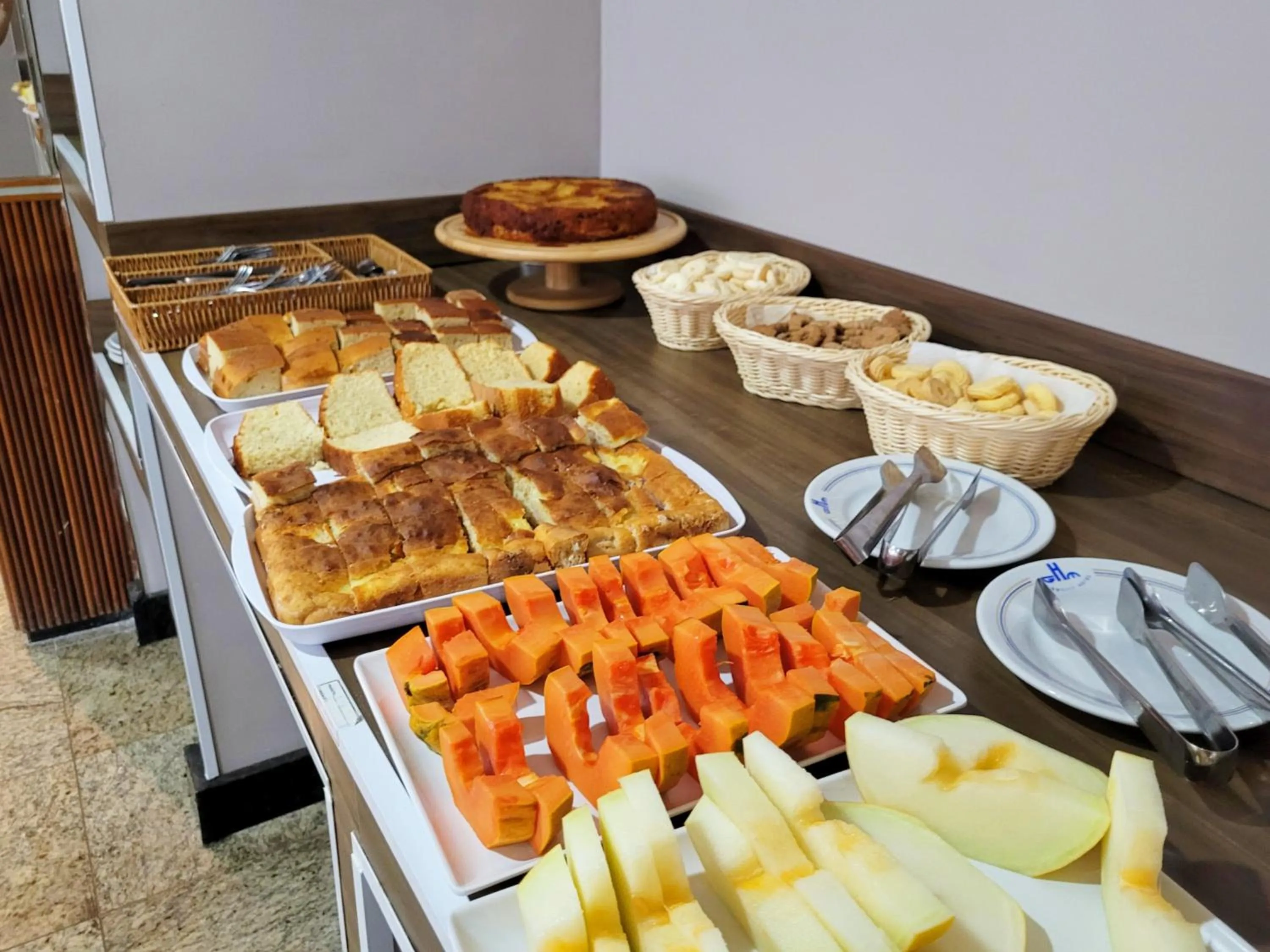 Breakfast in Hotel Alvorada Taguatinga by Bsb Inn