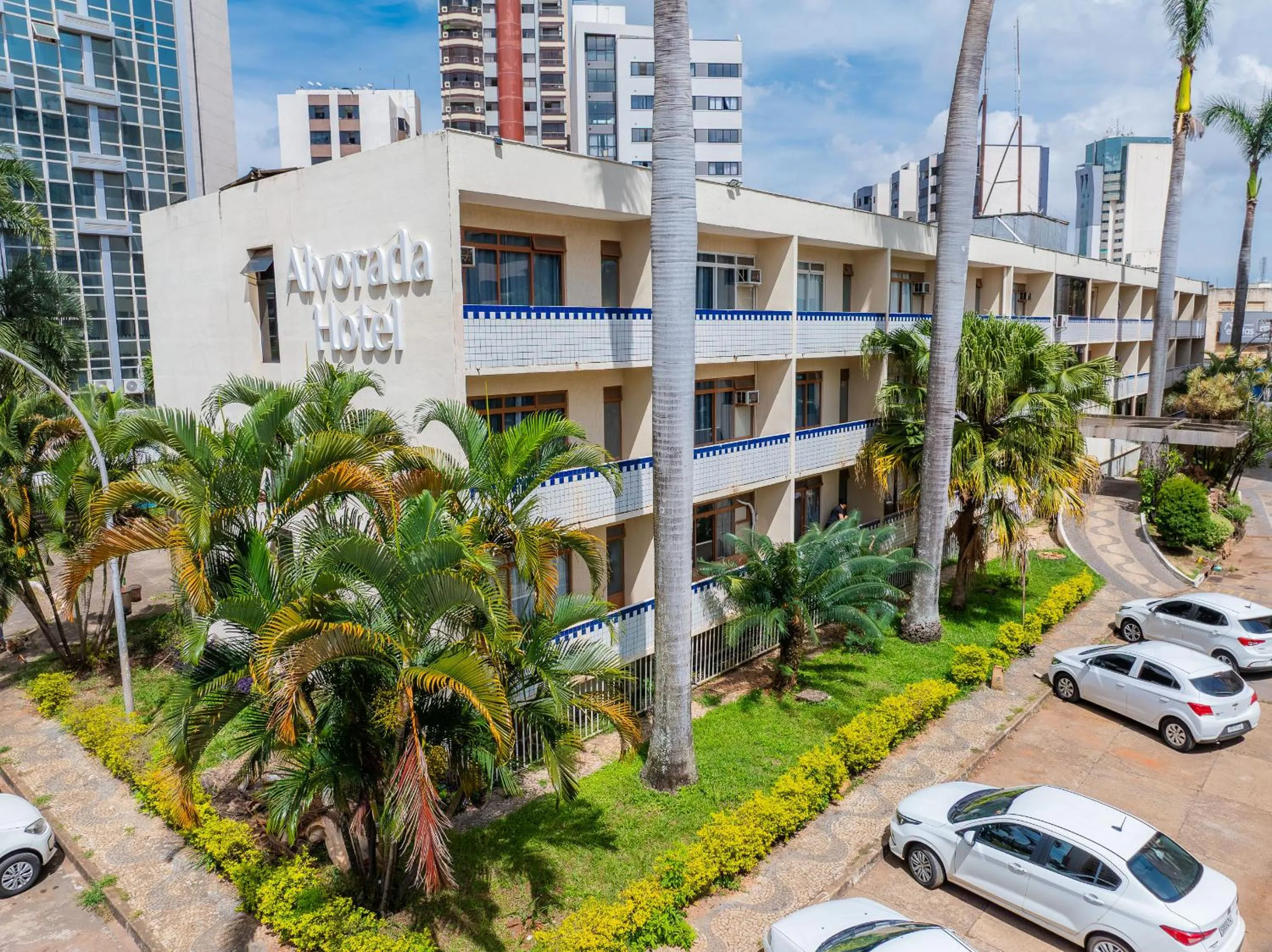 Property building in Hotel Alvorada Taguatinga by Bsb Inn