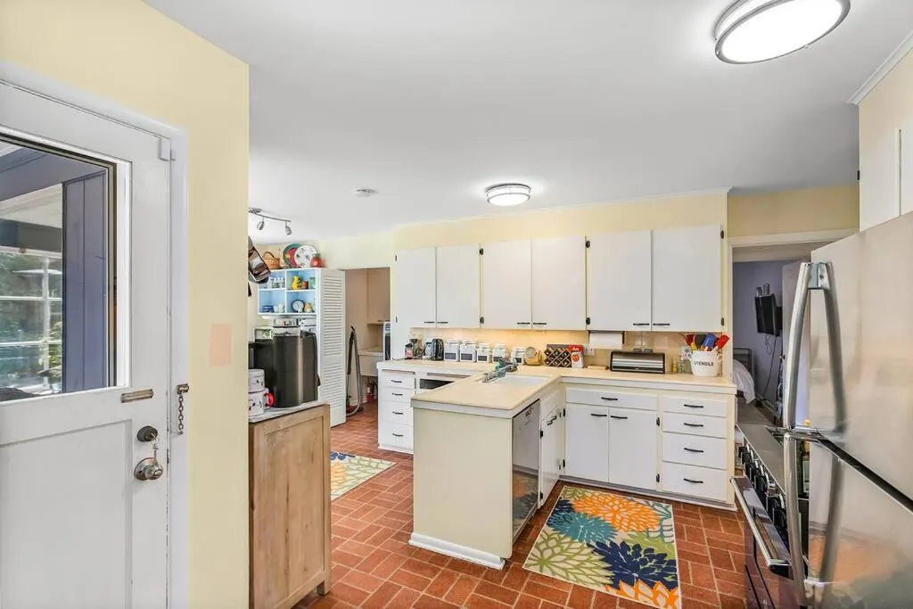 Magnolia on the Hill