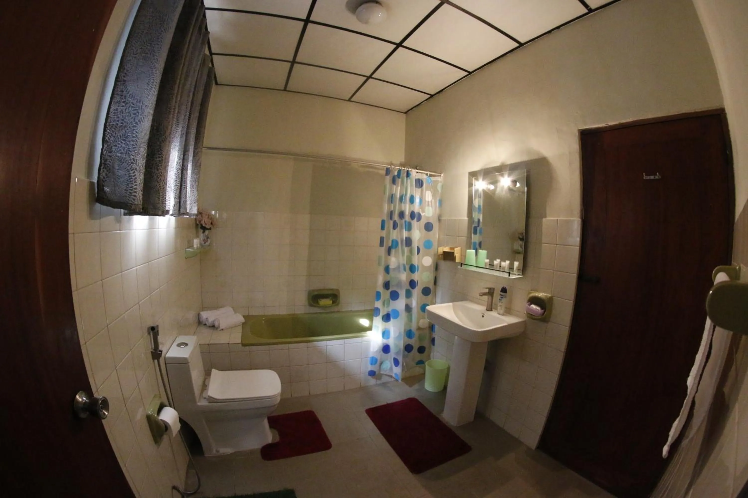 Bathroom in Oasis Colombo