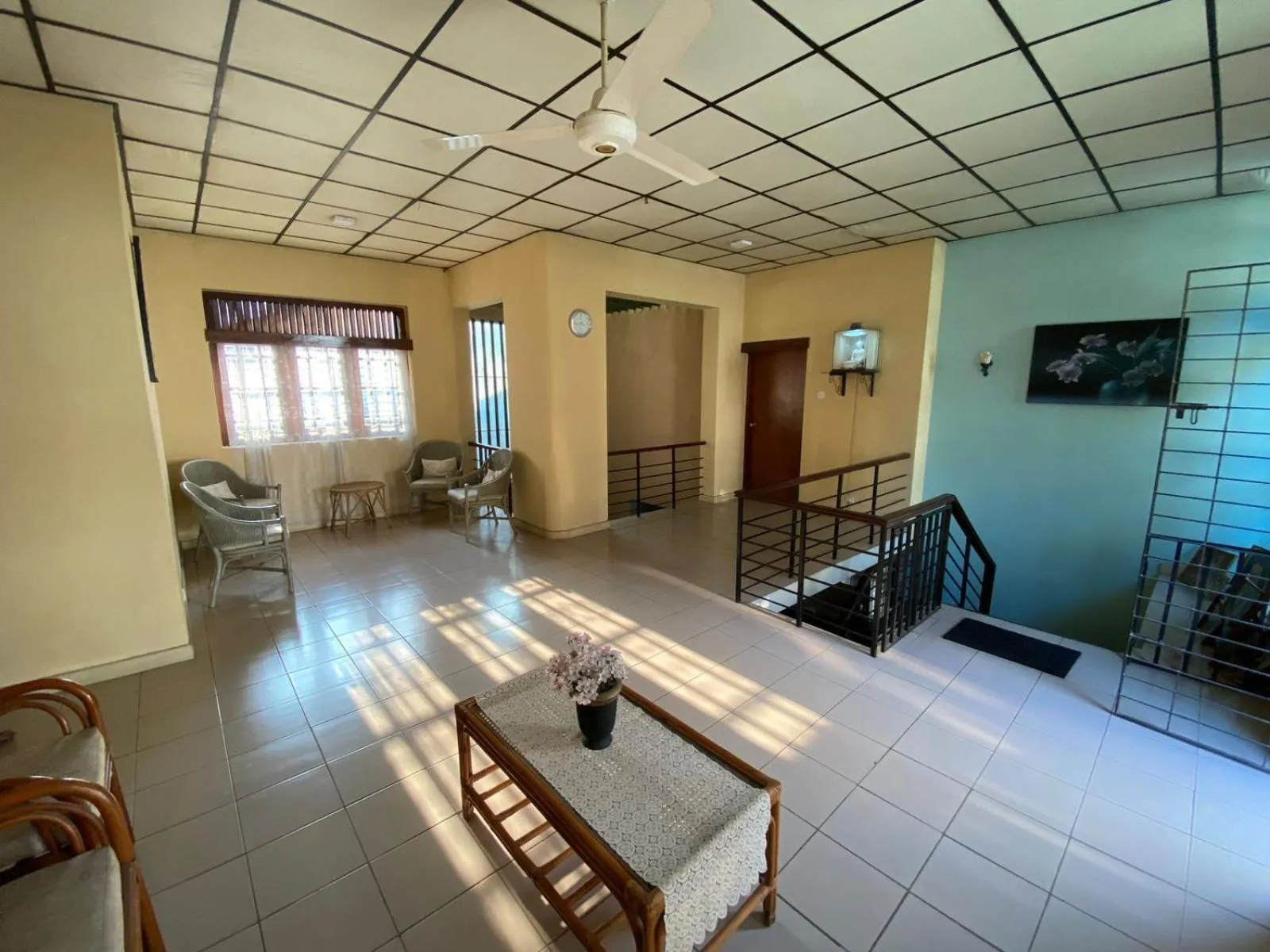 Seating area in Oasis Colombo