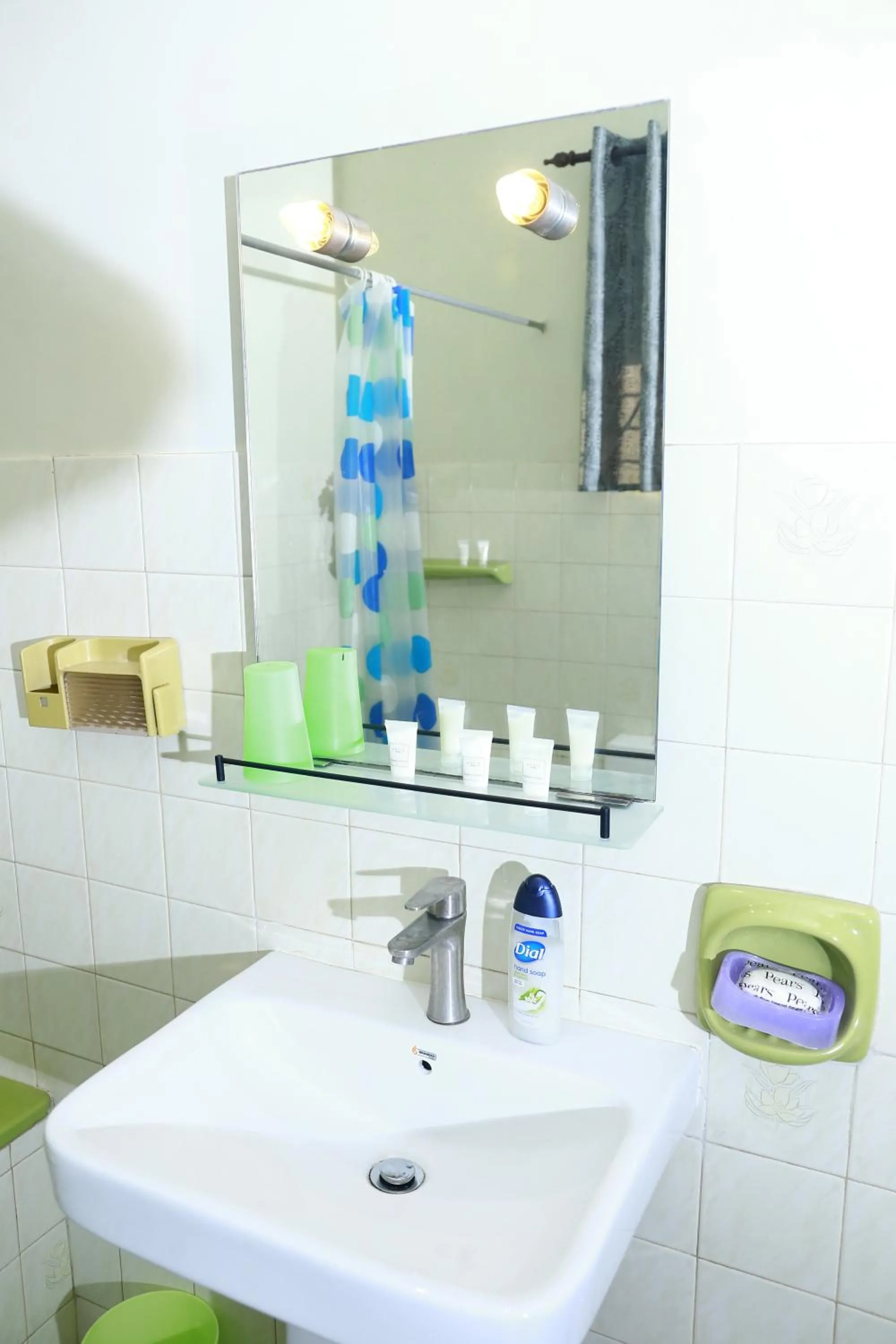 Bathroom in Oasis Colombo