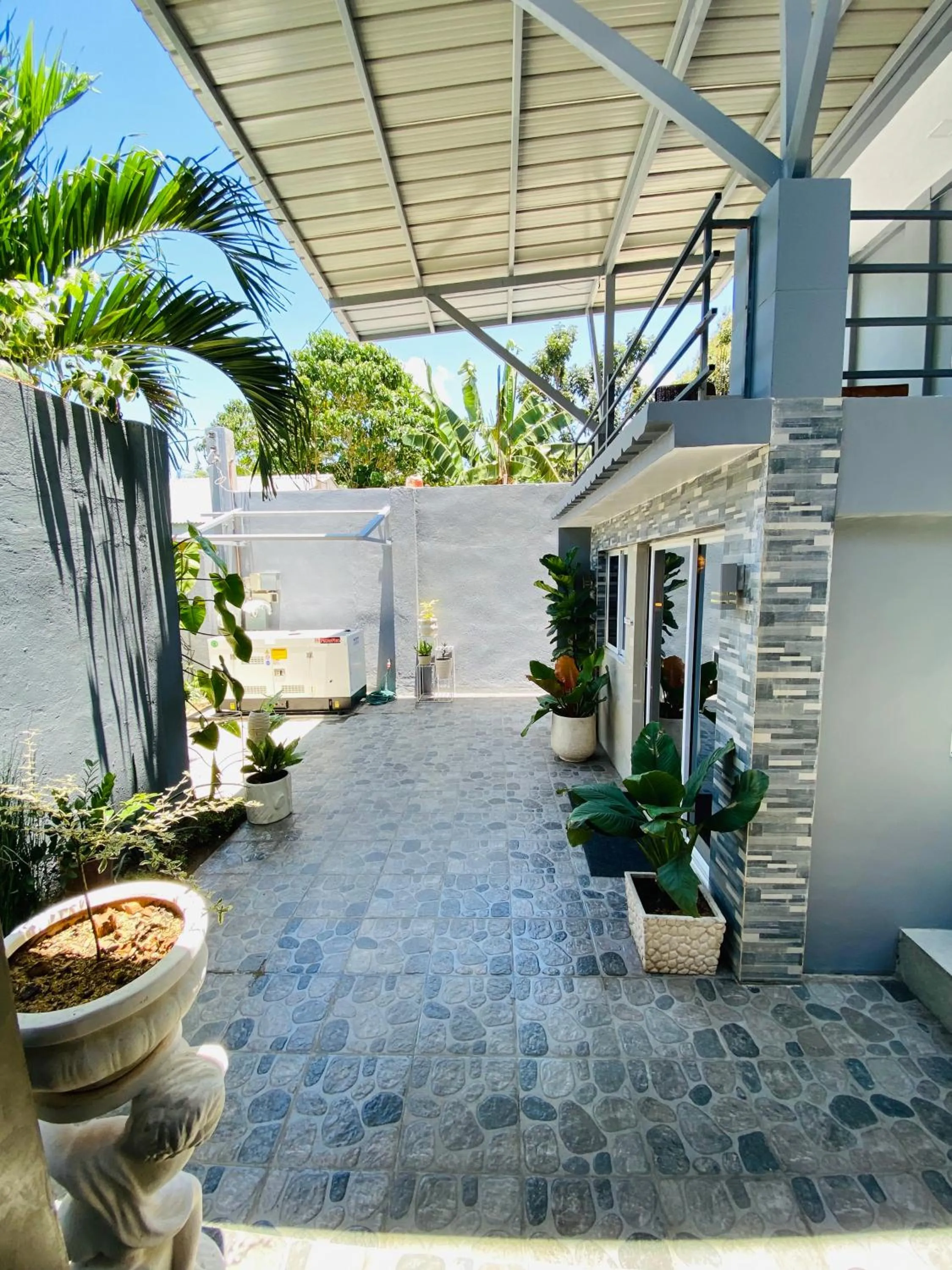 Property building in Hai Inn