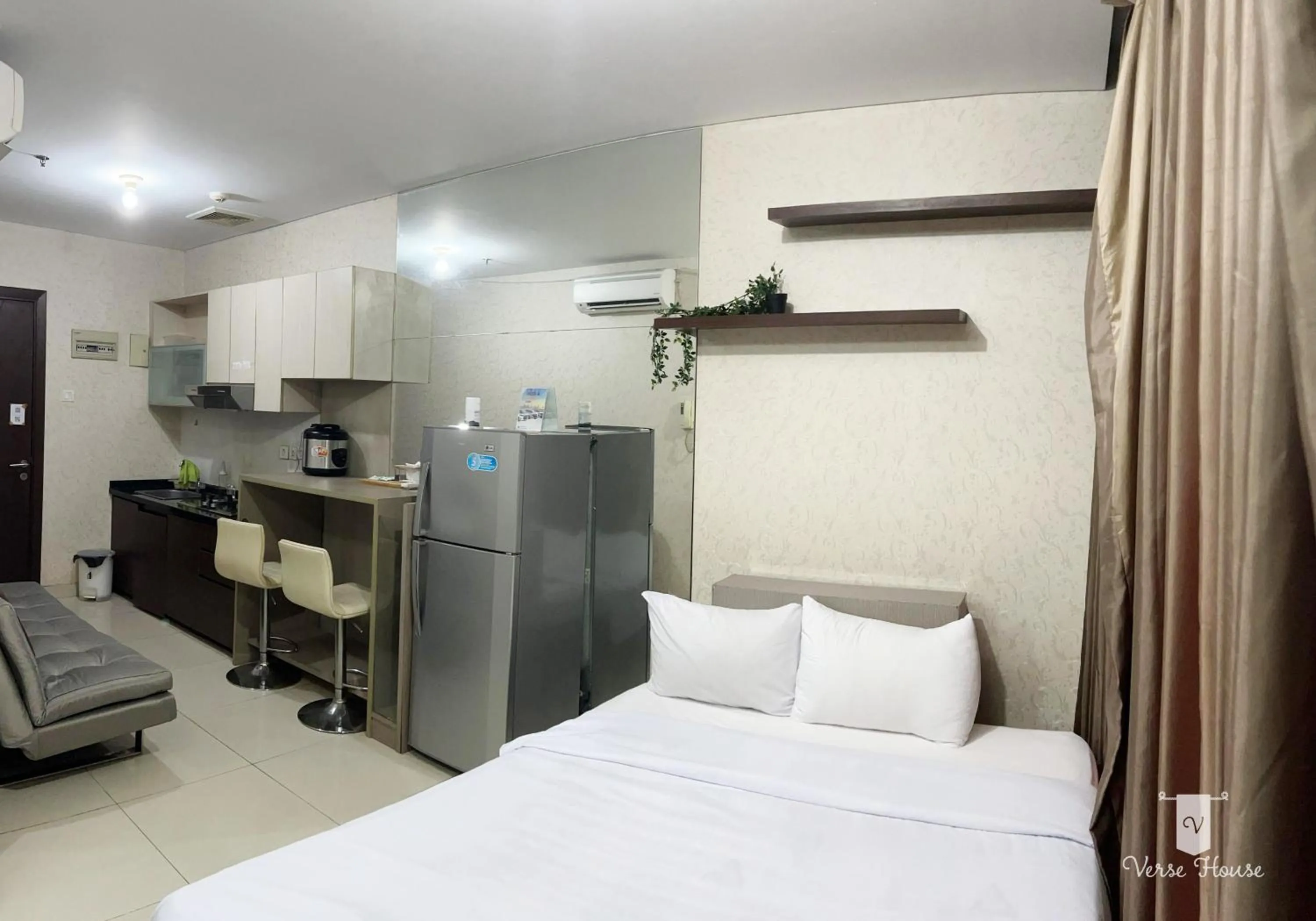 Bed in Luxe Living @Central Park