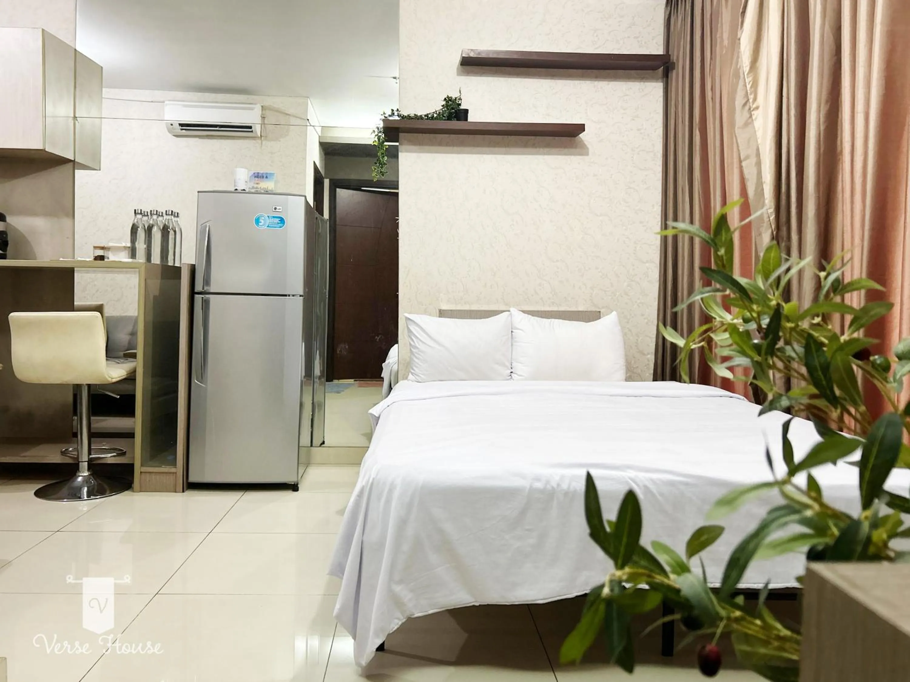 Bed in Luxe Living @Central Park