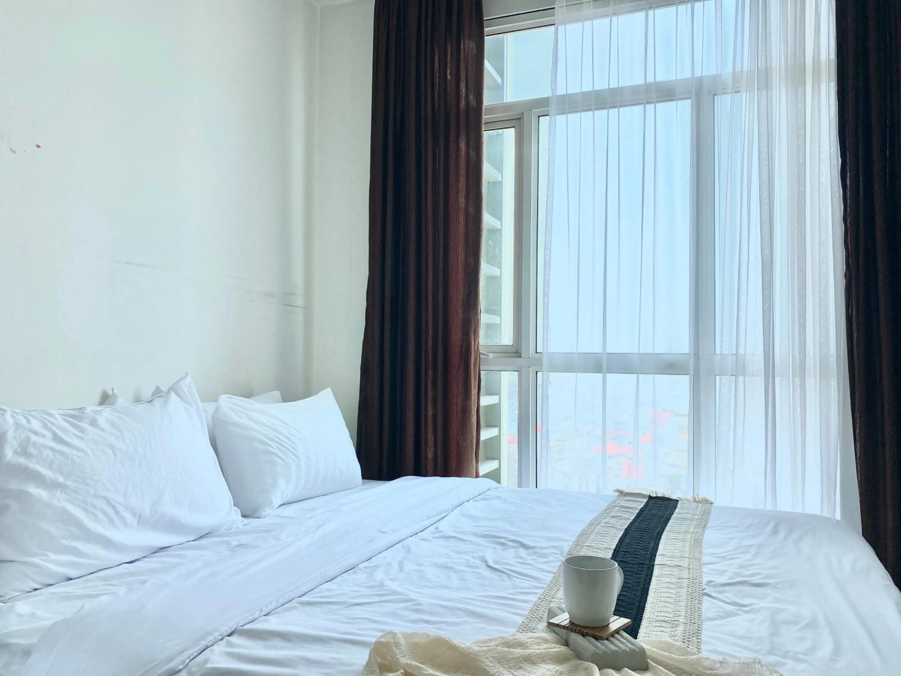 Bed in Luxe Living @Central Park