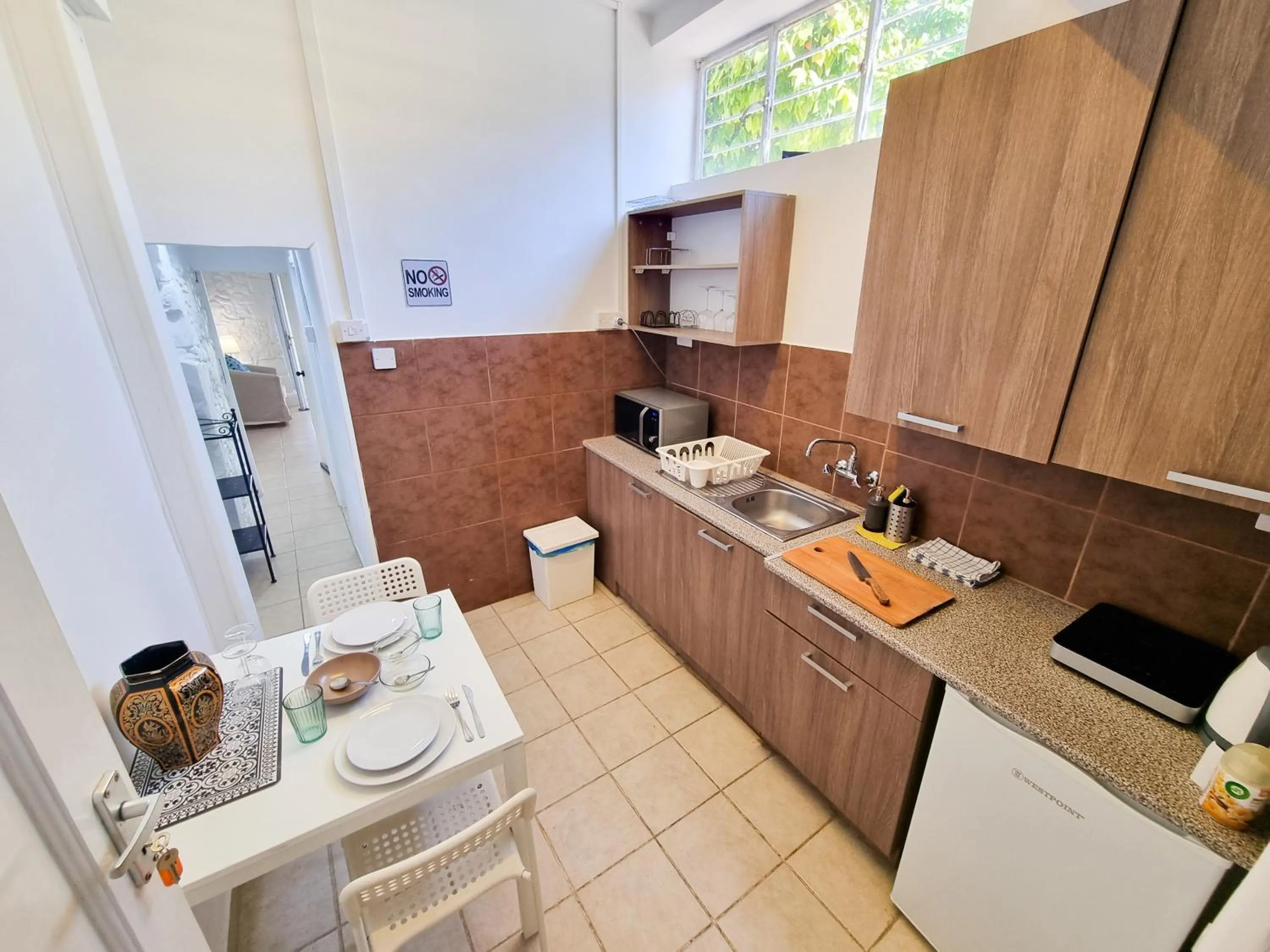 Kitchen or kitchenette in Aladdin's Hostel