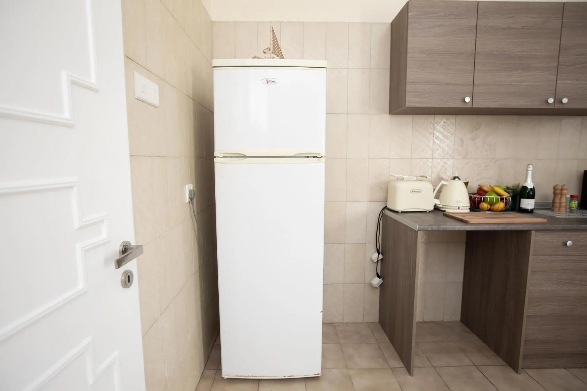 Kitchen or kitchenette in Aladdin's Hostel