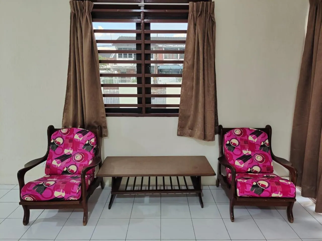 Seating area in CLP perai homestay near Sri Muniswarar Temple 2