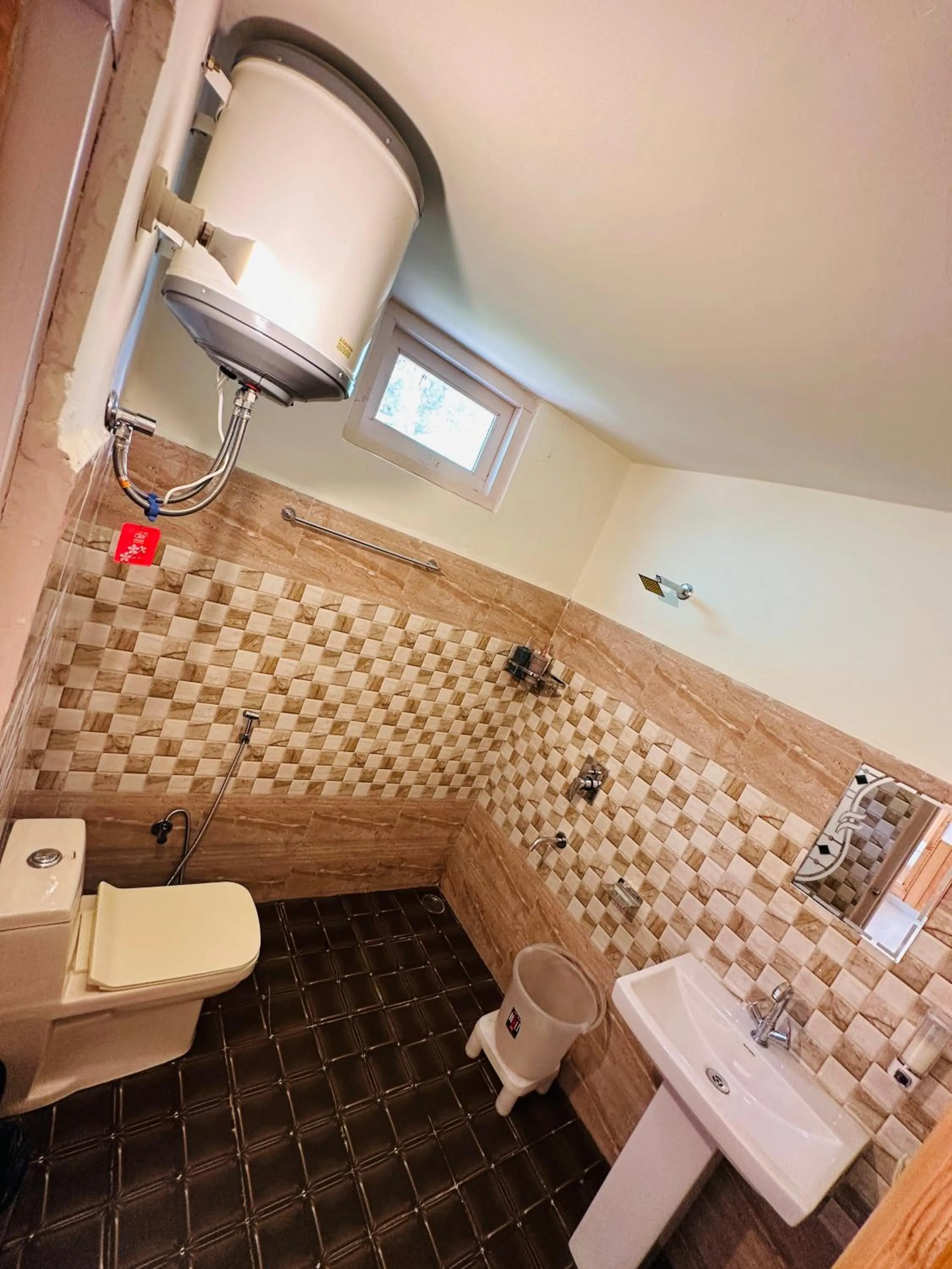 Bathroom in The Stream Kasol