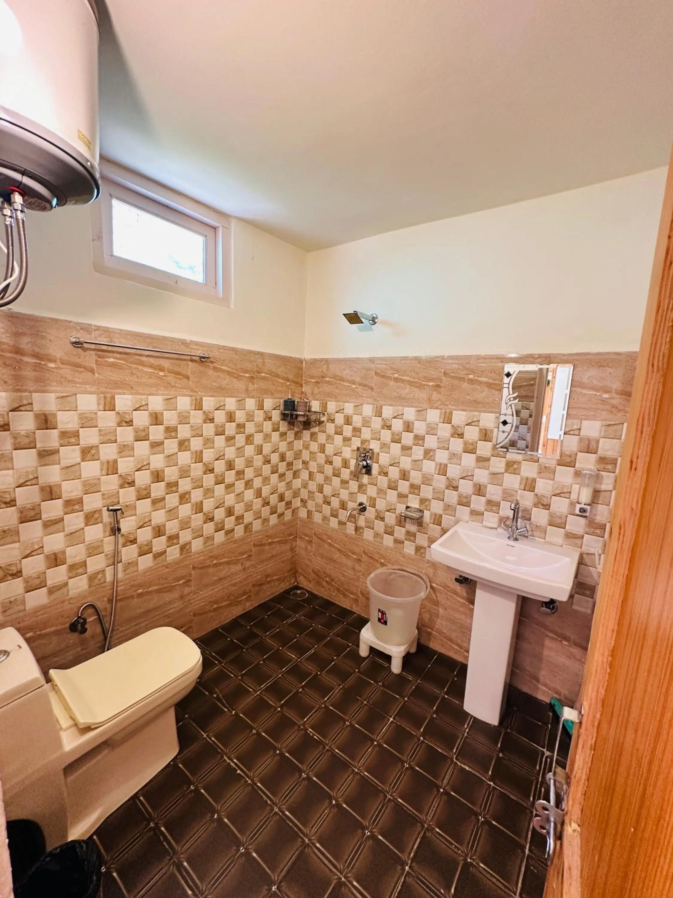 Bathroom in The Stream Kasol