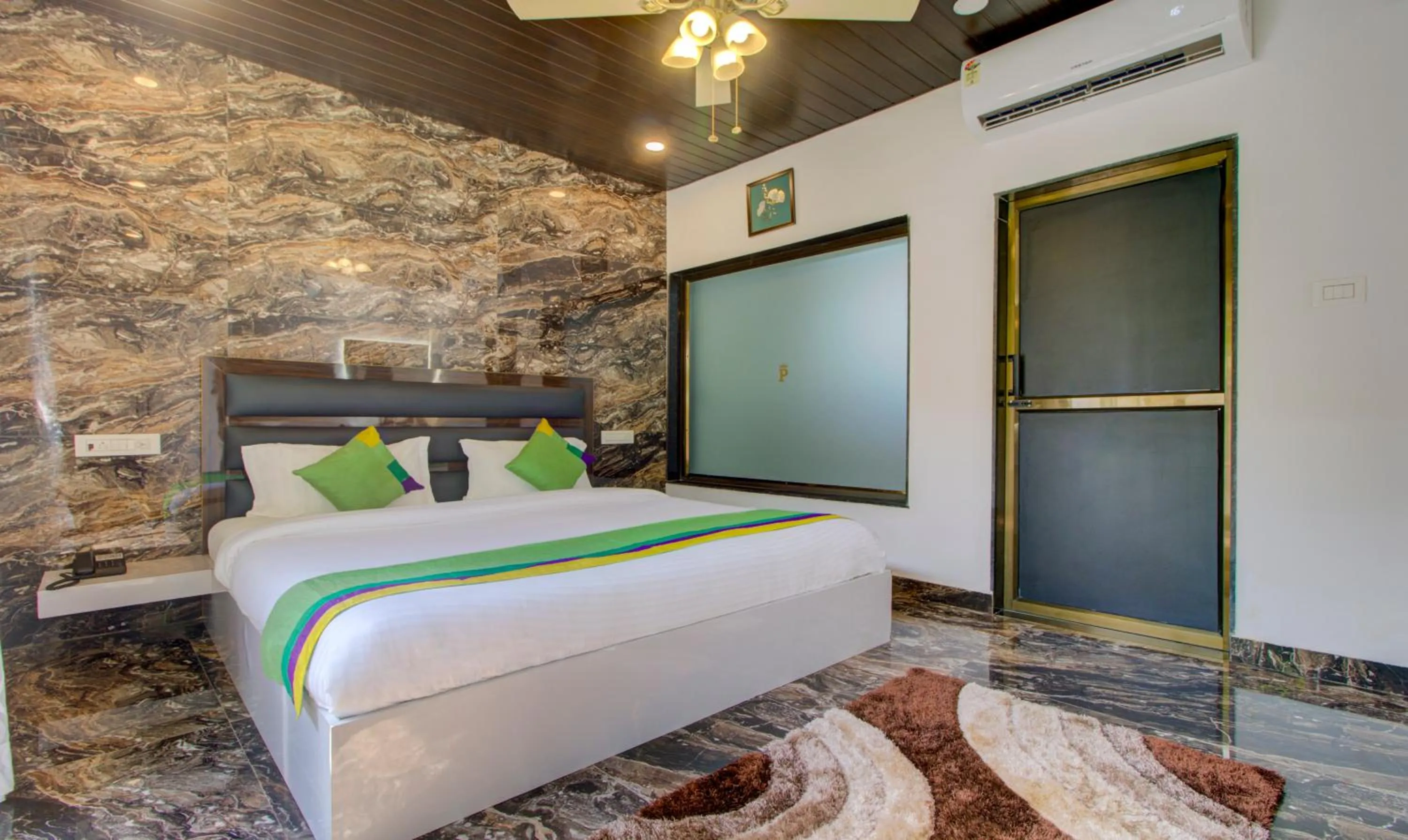 Bed in Treebo Code Red