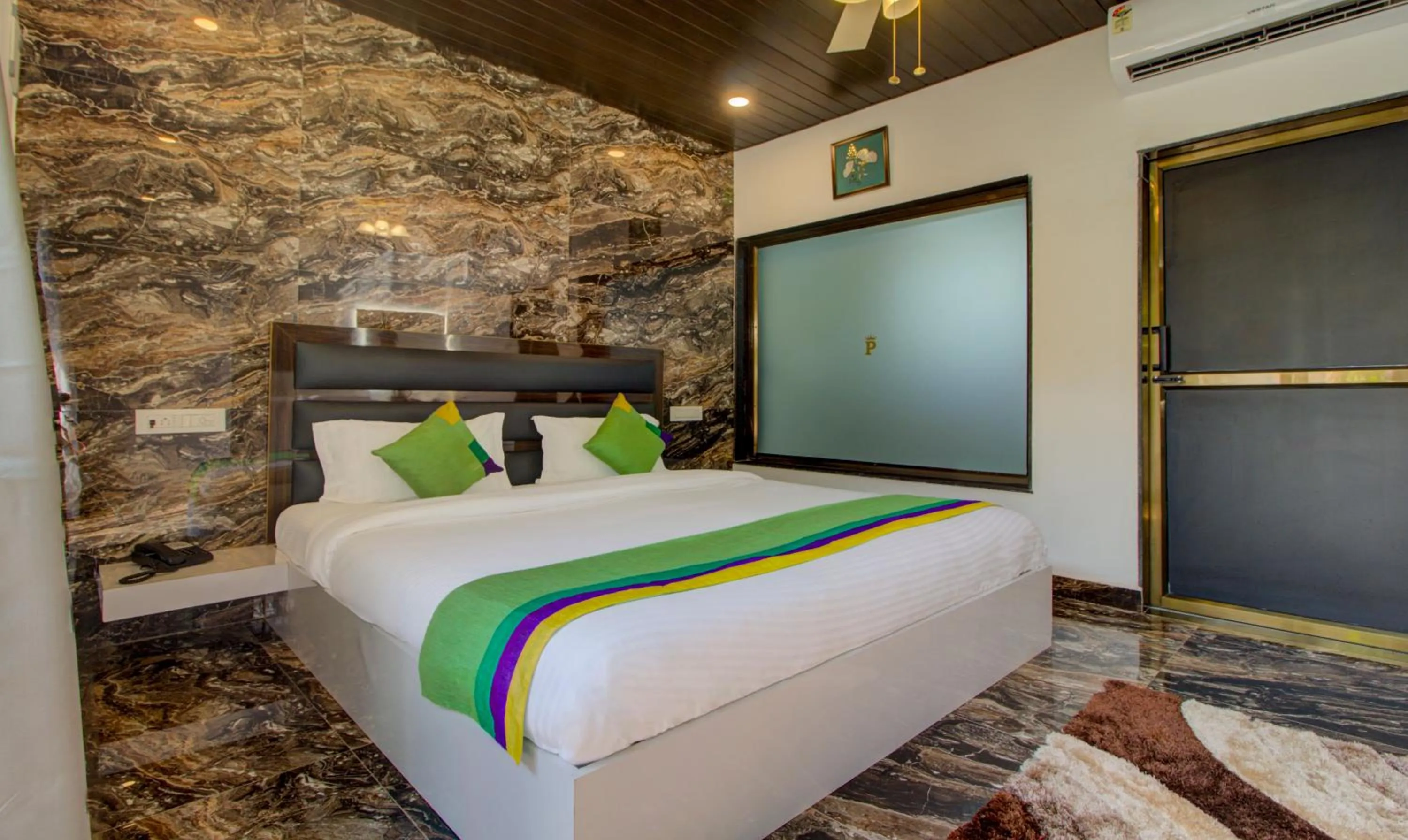 Bed in Treebo Code Red