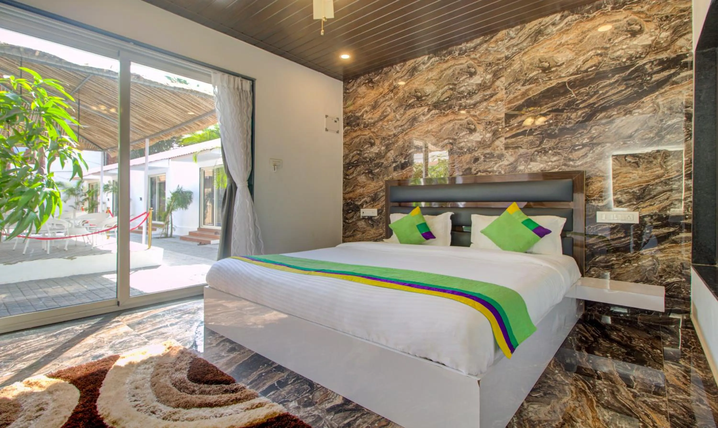 Bed in Treebo Code Red