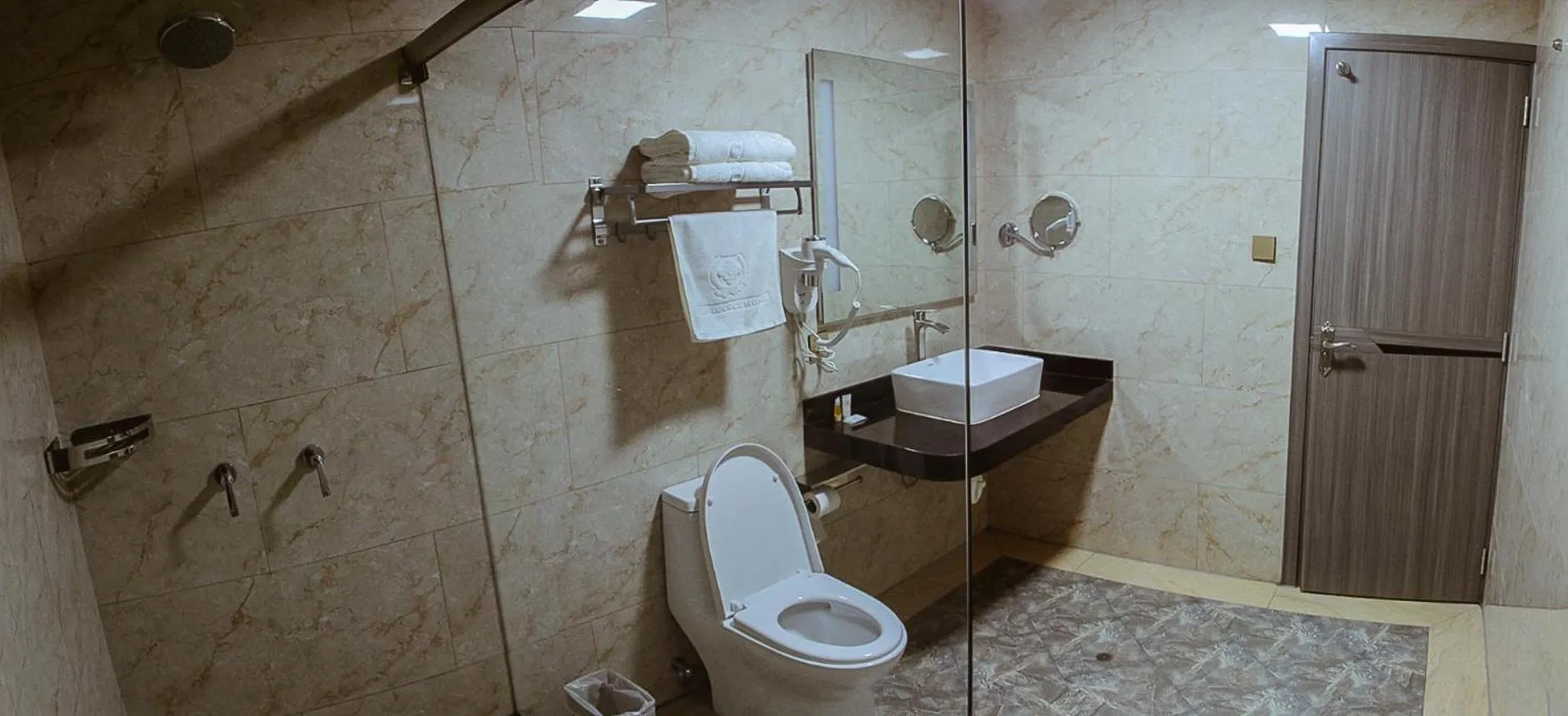 Shower in Gold Source Hotel