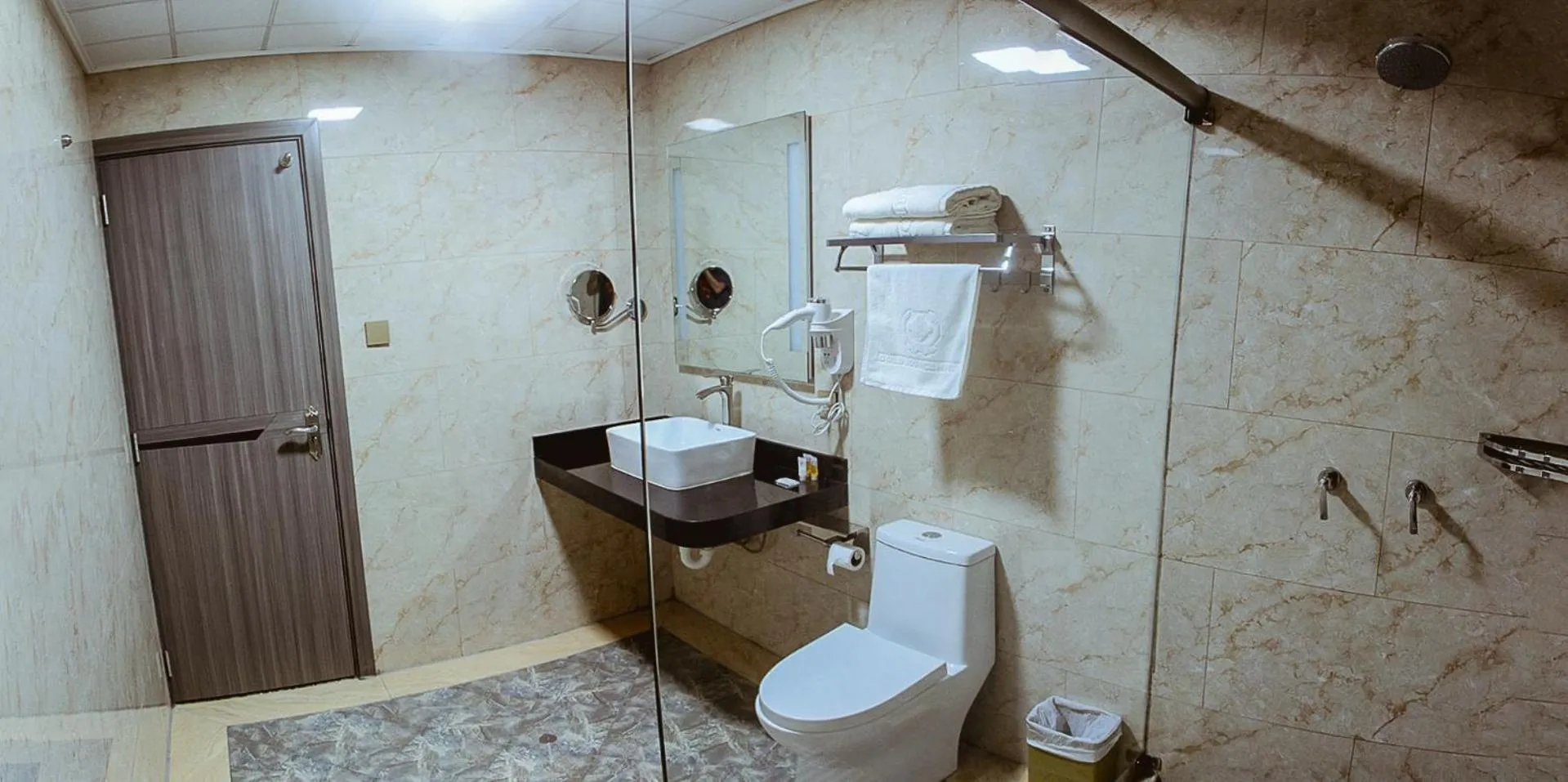 Shower in Gold Source Hotel