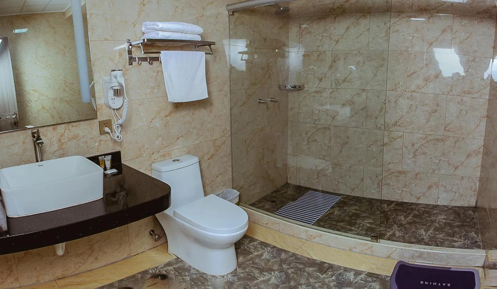 Shower in Gold Source Hotel