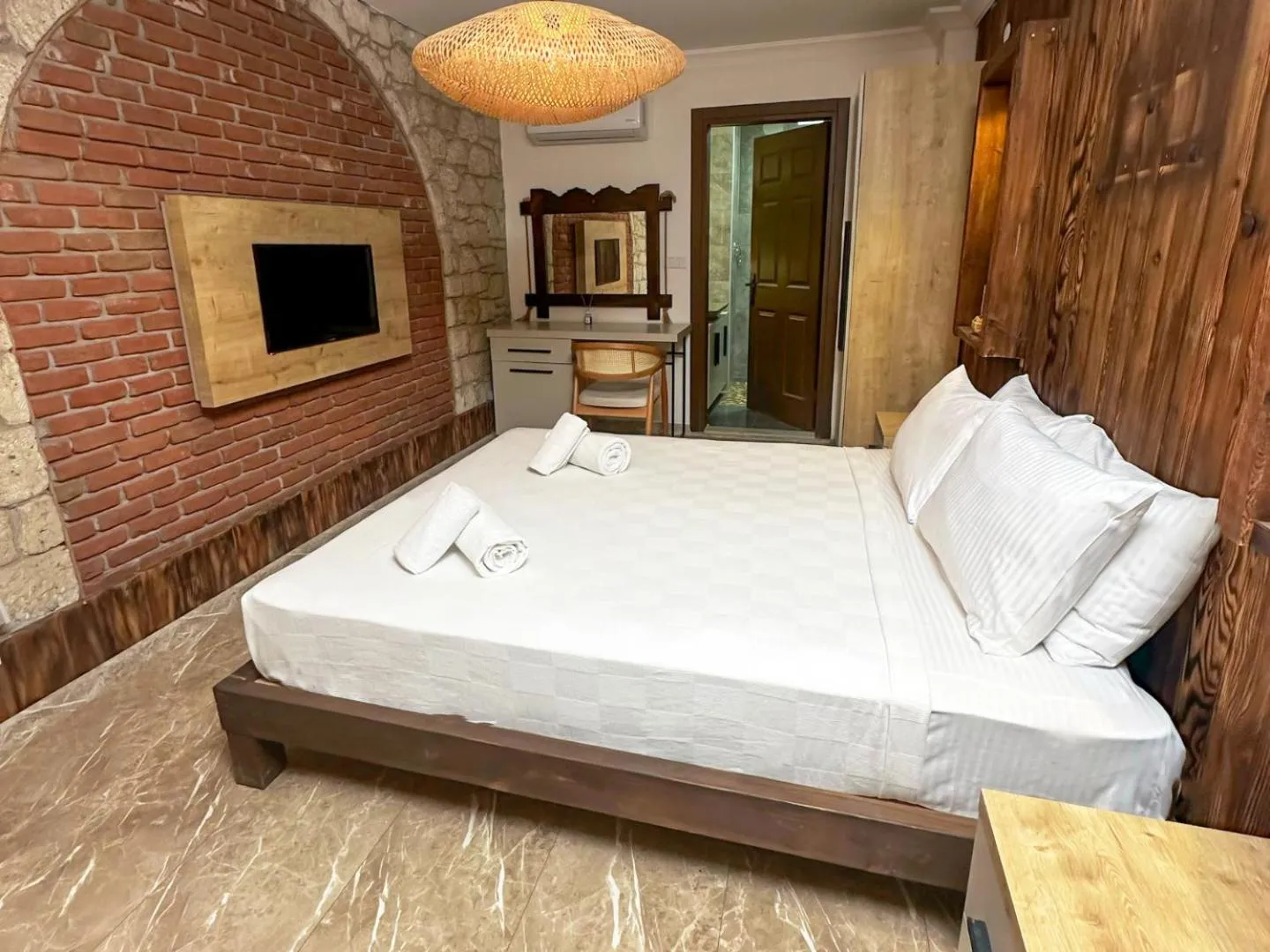 Bed in NURİYE ALACATI