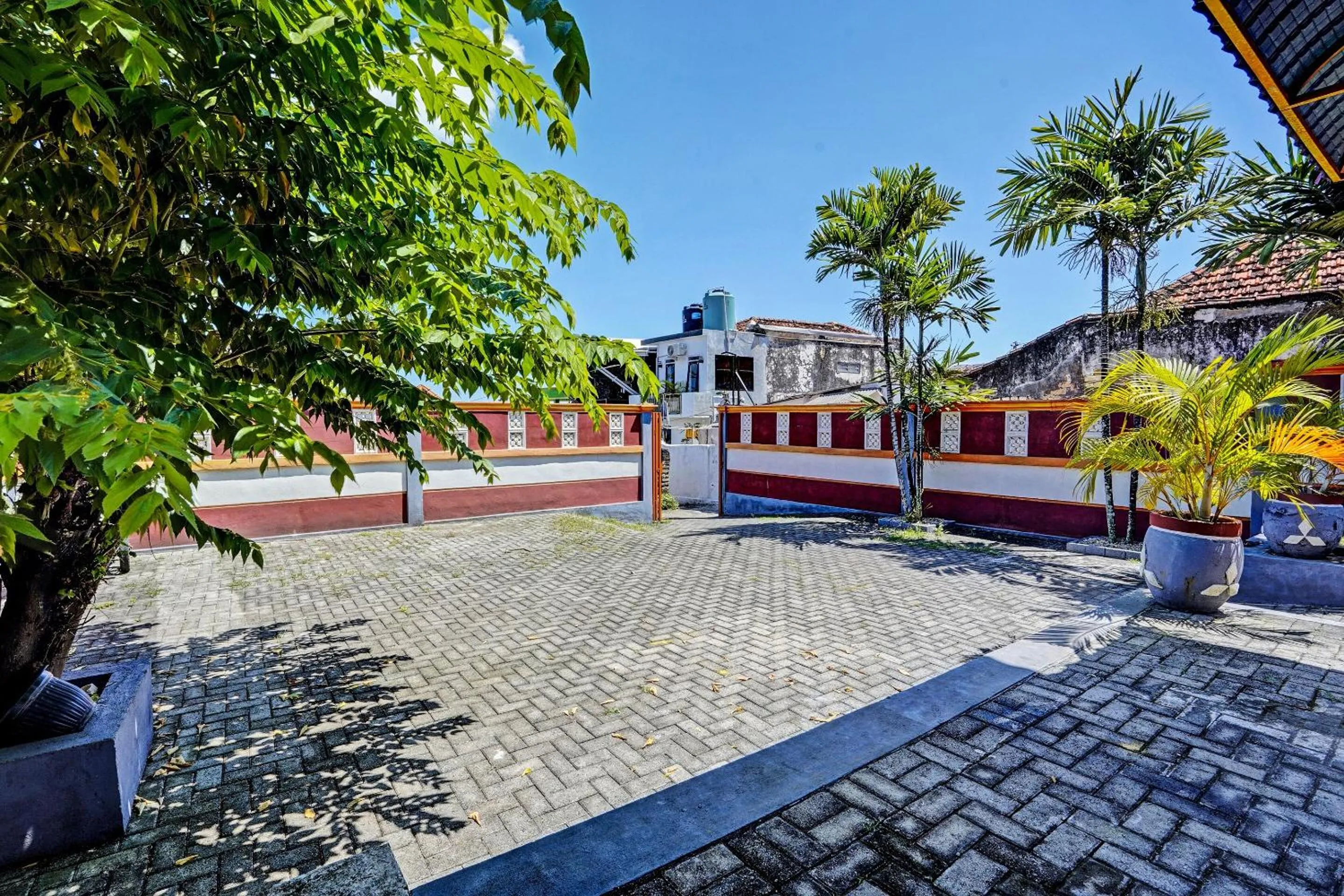 Lobby or reception in Hotel O Penginapan Kangean SyariahNearTaman Merdeka Kalianget