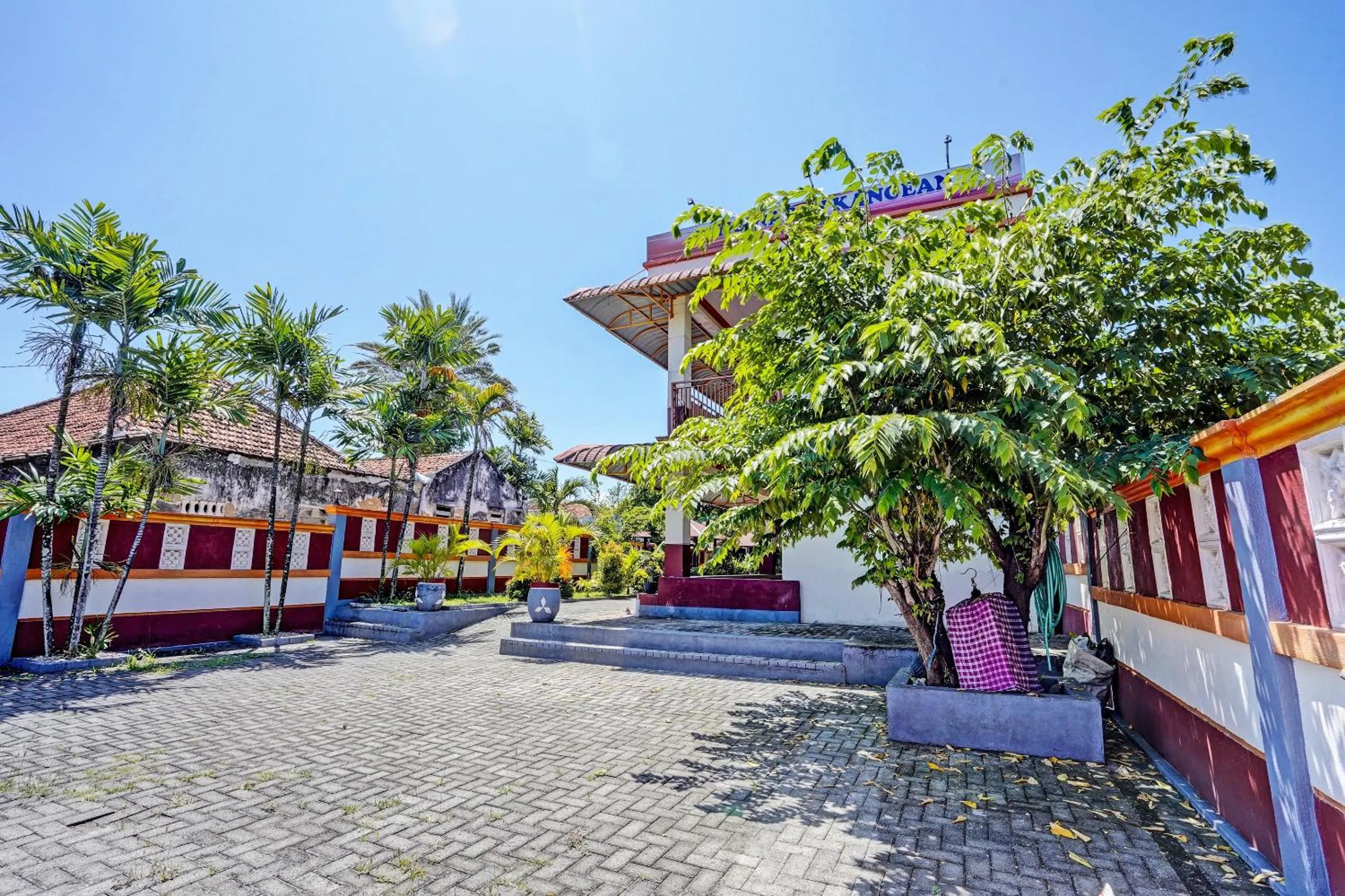 Facade/entrance in Hotel O Penginapan Kangean SyariahNearTaman Merdeka Kalianget