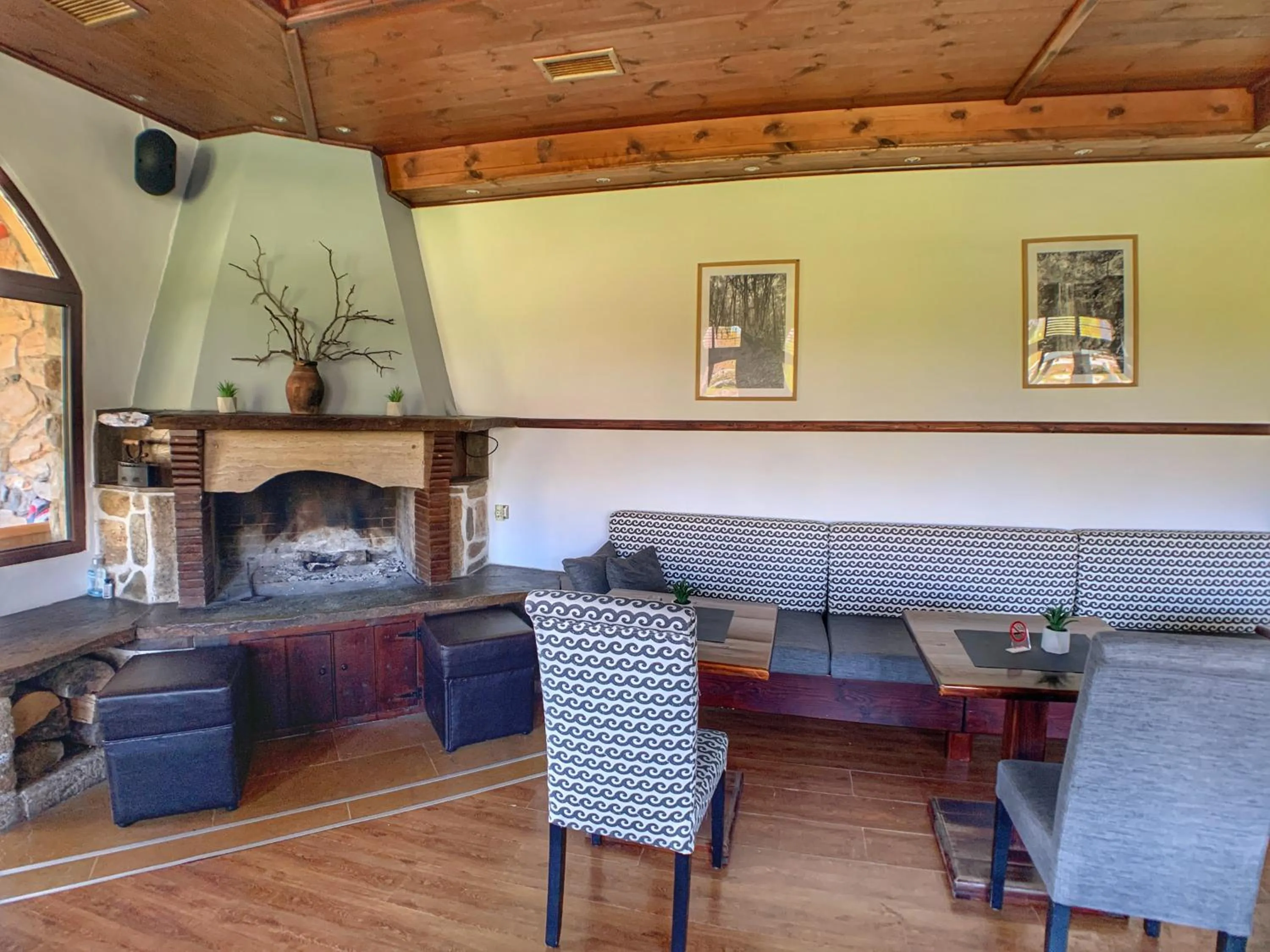 Lounge or bar in Hotel Apsis