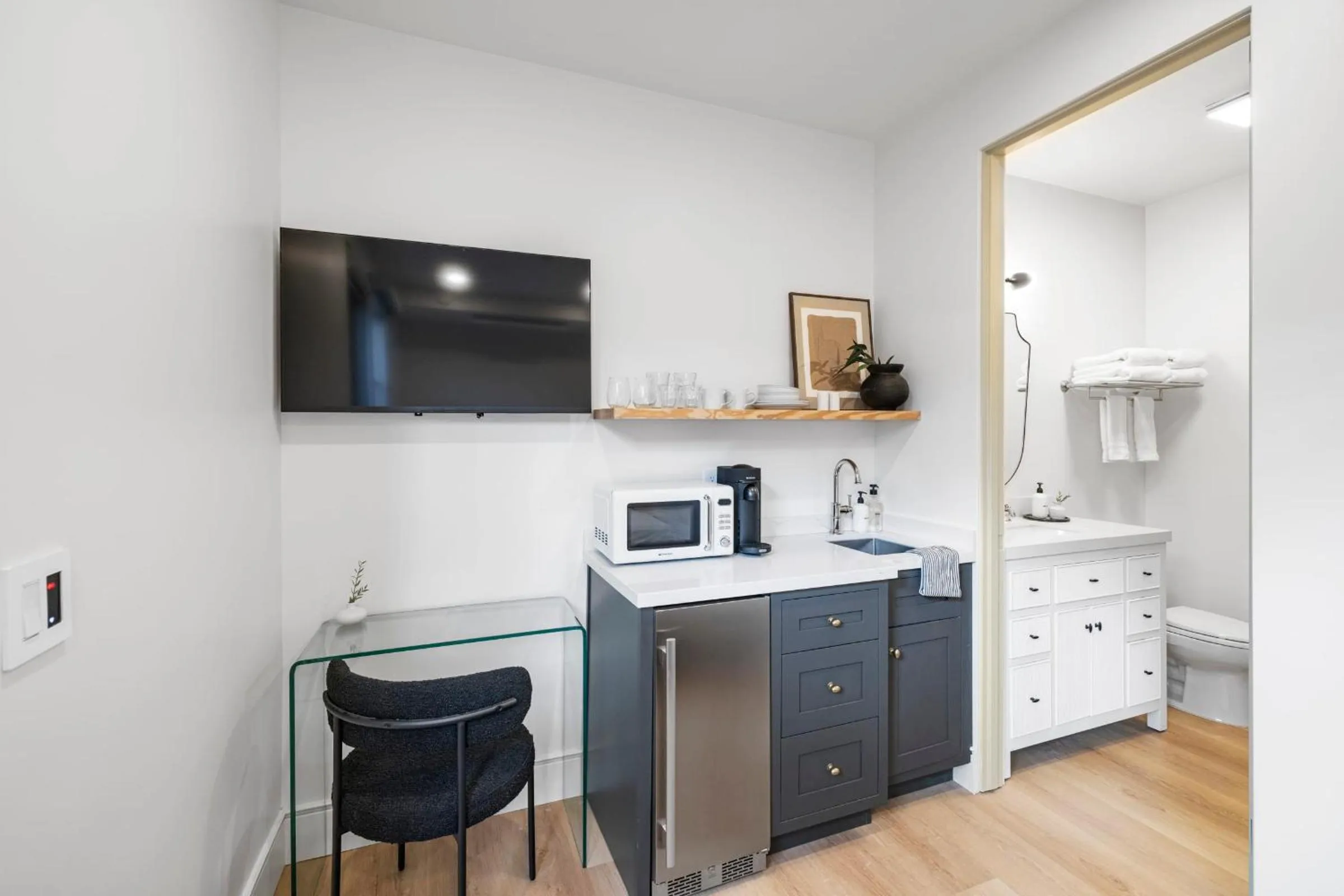Bathroom in Casa Jardin - Boutique Suites in Downtown Santa Barbara