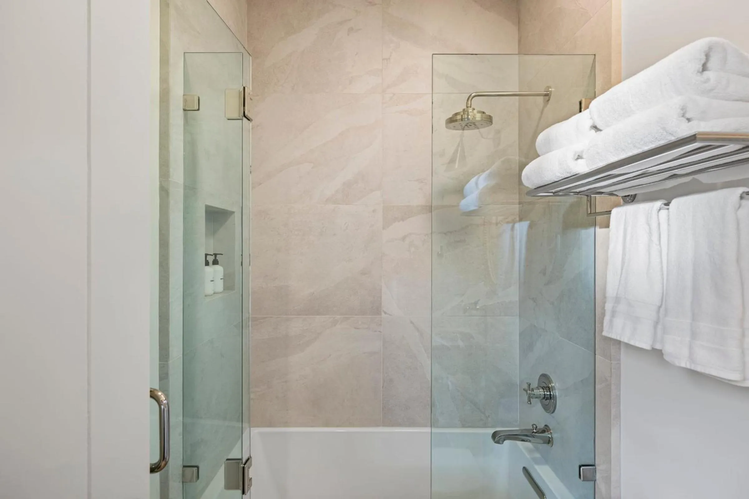 Shower in Casa Jardin - Boutique Suites in Downtown Santa Barbara