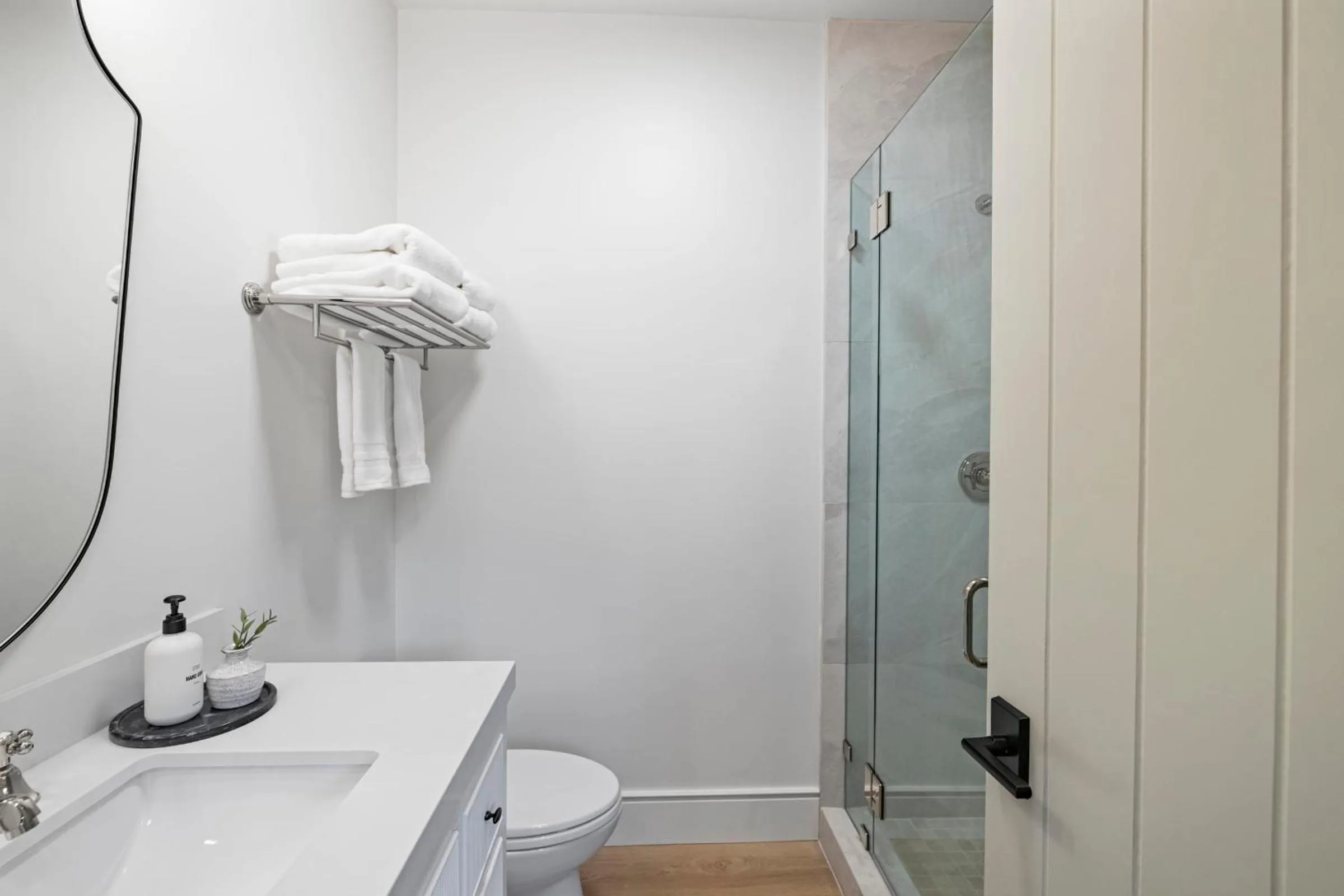 Shower in Casa Jardin - Boutique Suites in Downtown Santa Barbara