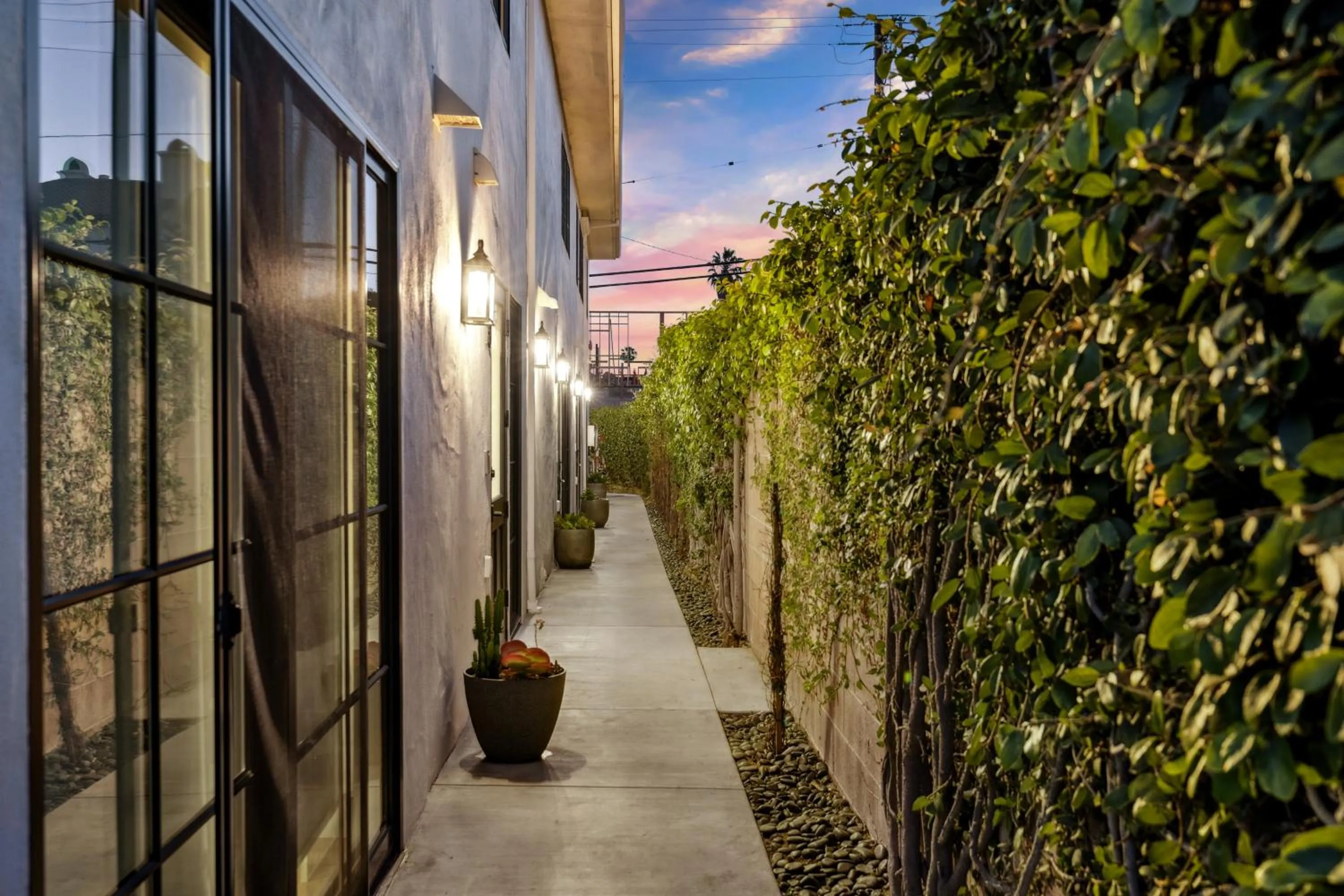 Property building in Casa Jardin - Boutique Suites in Downtown Santa Barbara